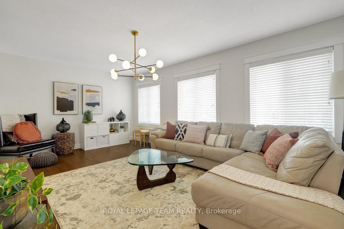 Photo 9 of 2073 Madrid Avenue, Ottawa, Barrhaven - Heritage Park — HOMEH