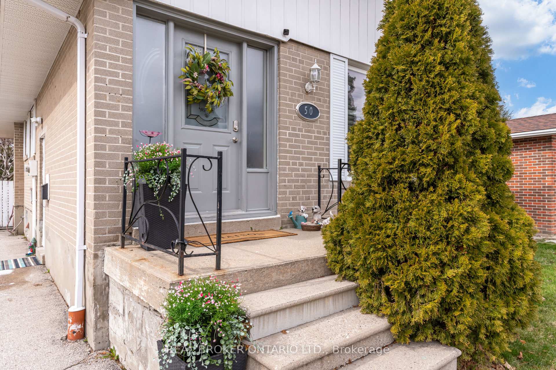 Photo 10 of 50 Epsom Downs Drive, Brampton, Southgate — HOMEH