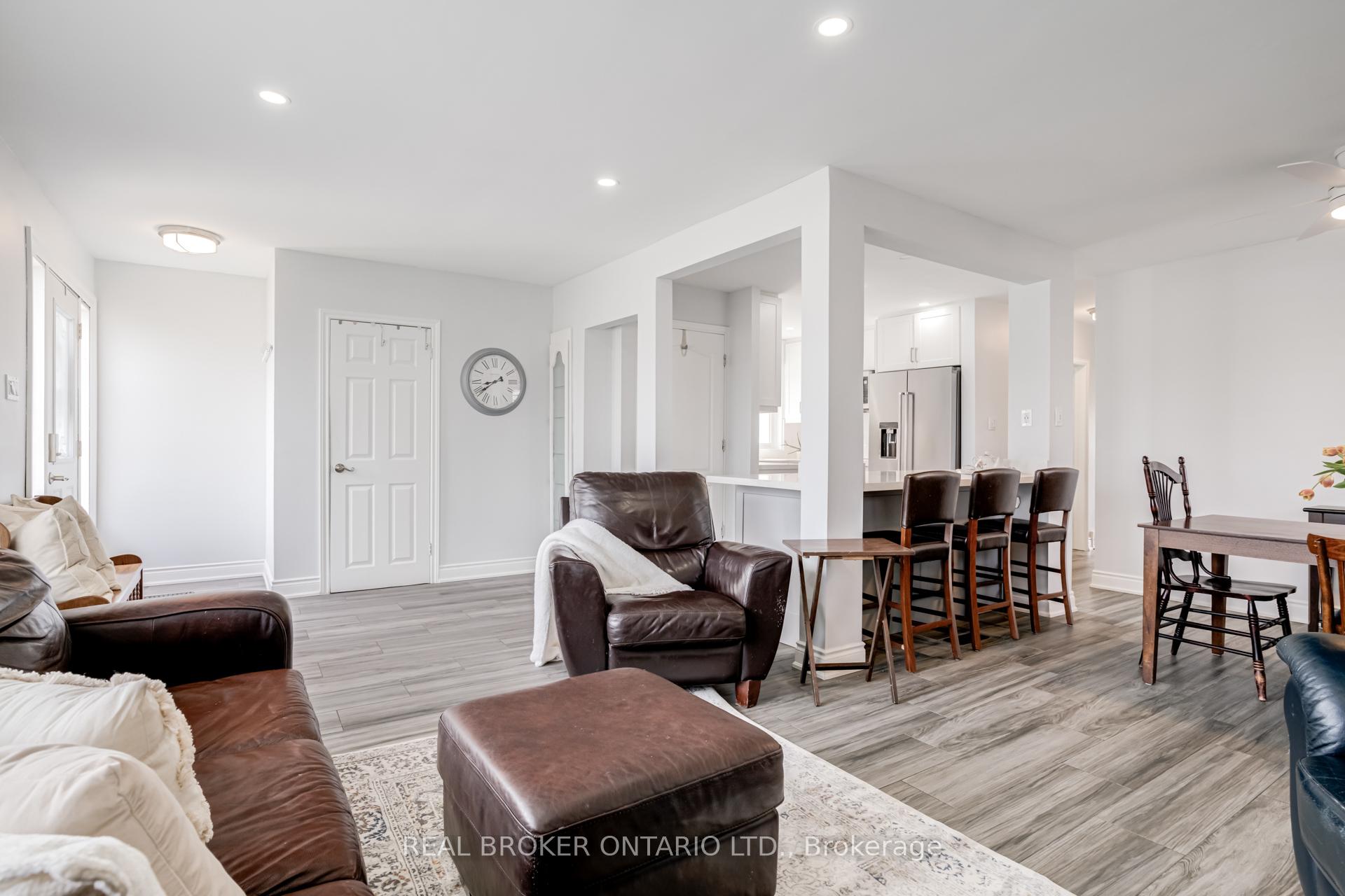 Photo 2 of 50 Epsom Downs Drive, Brampton, Southgate — HOMEH