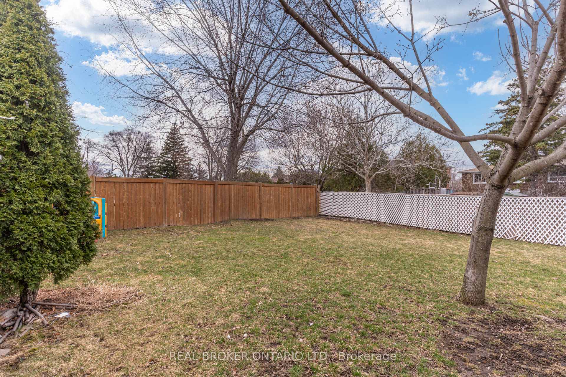 Photo 19 of 50 Epsom Downs Drive, Brampton, Southgate — HOMEH