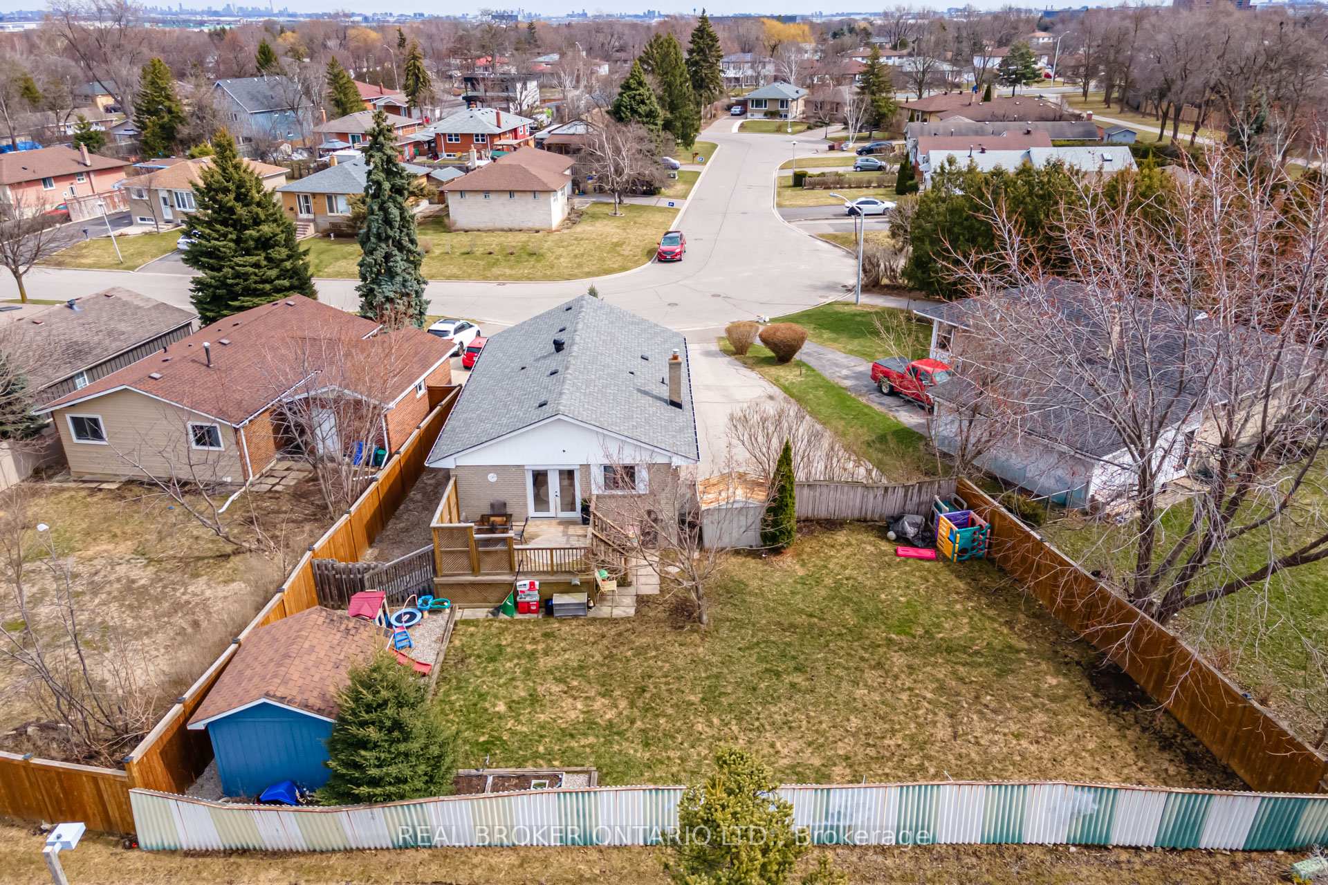 Photo 33 of 50 Epsom Downs Drive, Brampton, Southgate — HOMEH