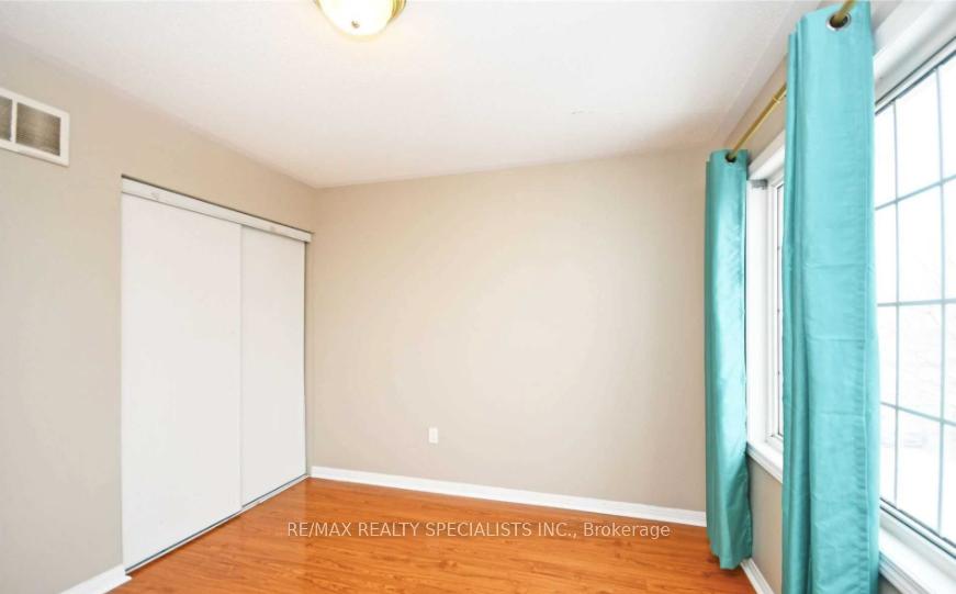 Photo 11 of Unit MAIN & 2ND FLOOR, 8 Leagate Street, Brampton, Fletcher's Meadow — HOMEH