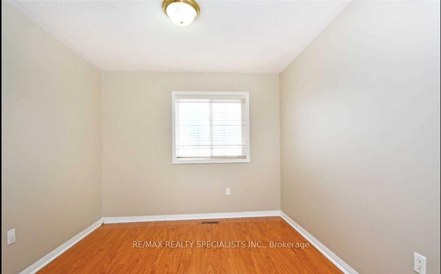 Photo 9 of Unit MAIN & 2ND FLOOR, 8 Leagate Street, Brampton, Fletcher's Meadow — HOMEH