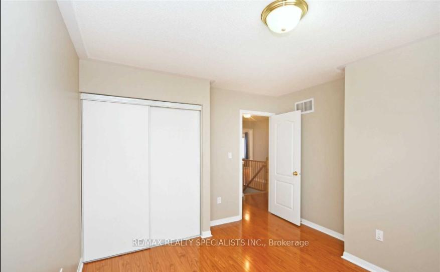Photo 18 of Unit MAIN & 2ND FLOOR, 8 Leagate Street, Brampton, Fletcher's Meadow — HOMEH