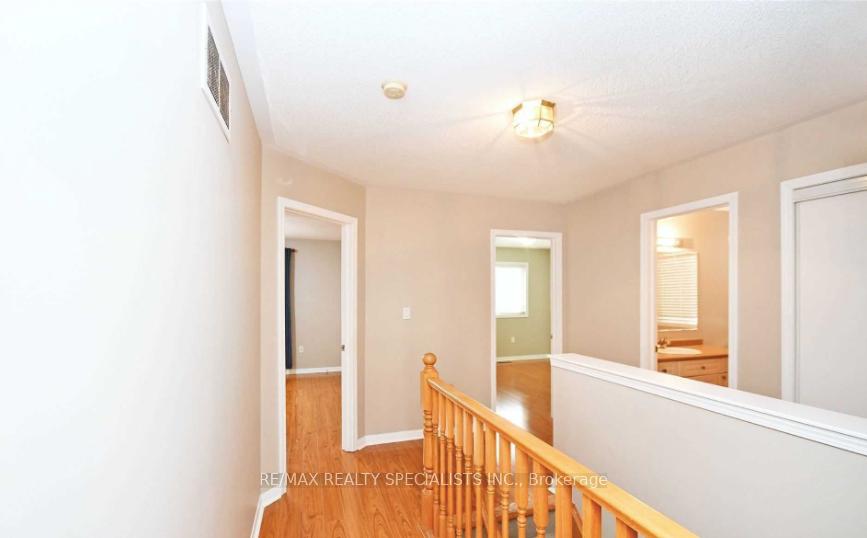 Photo 13 of Unit MAIN & 2ND FLOOR, 8 Leagate Street, Brampton, Fletcher's Meadow — HOMEH