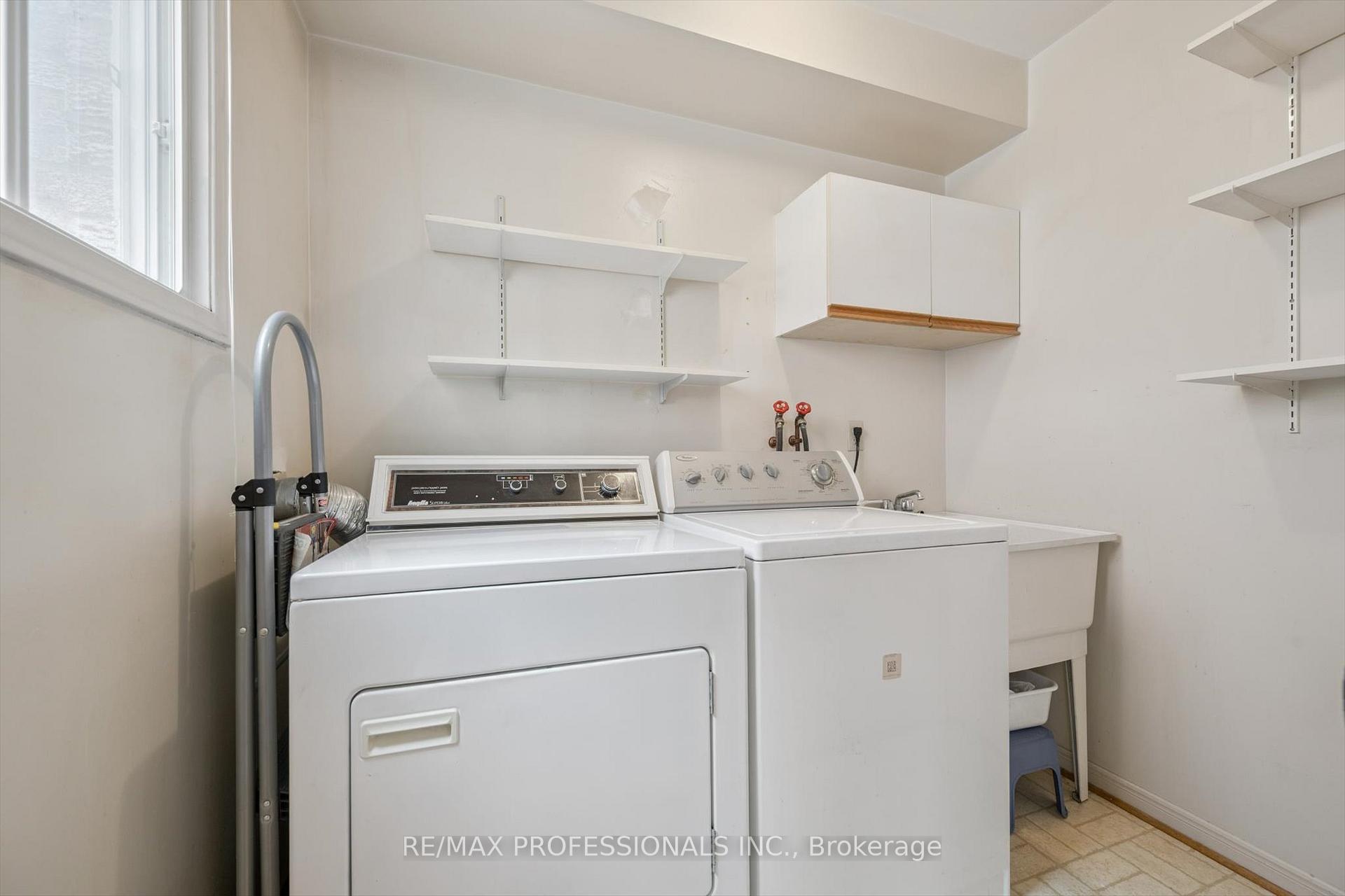 Photo 15 of 26 Killarney Court, Brampton, Heart Lake East — HOMEH