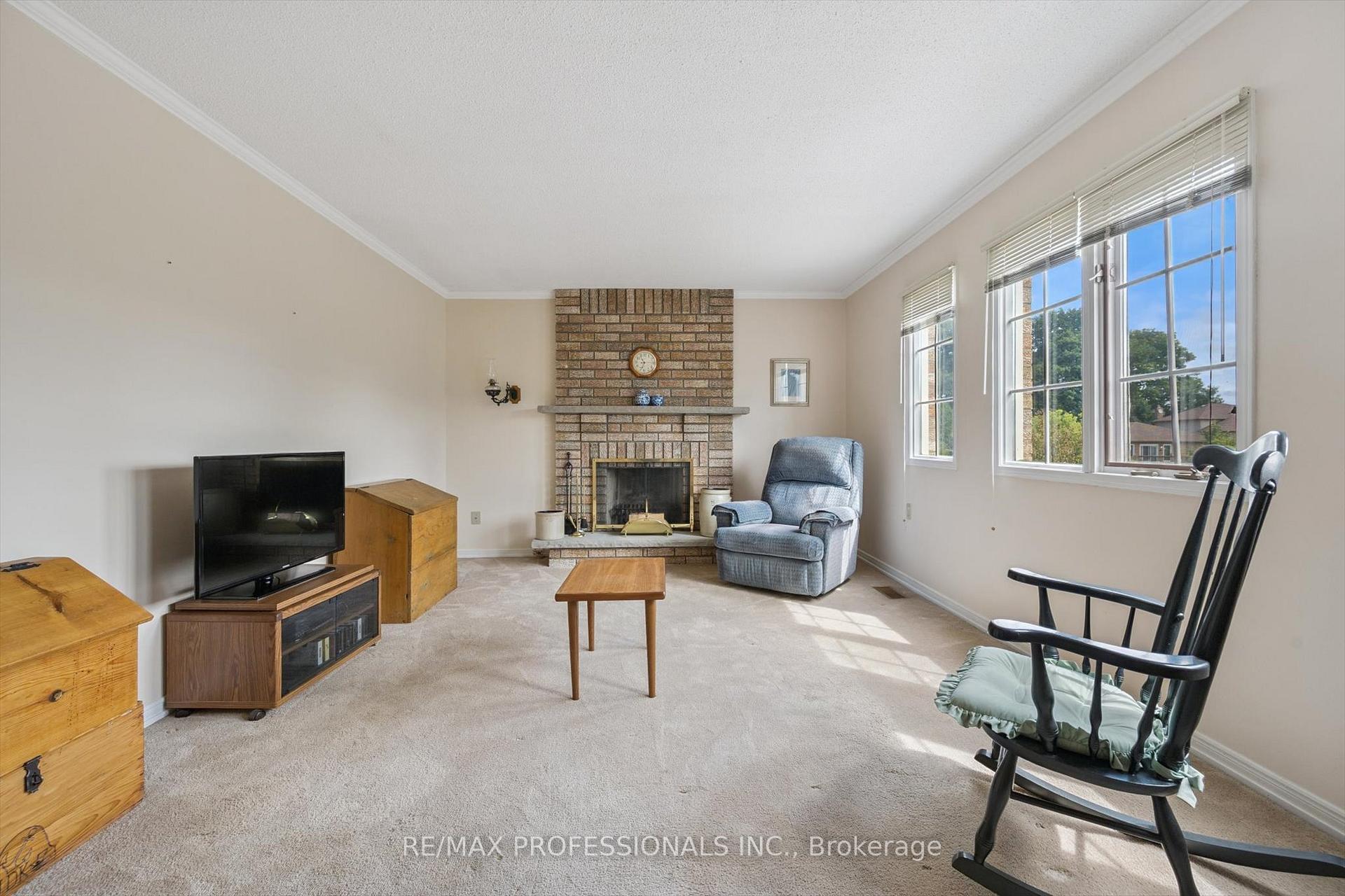 Photo 17 of 26 Killarney Court, Brampton, Heart Lake East — HOMEH