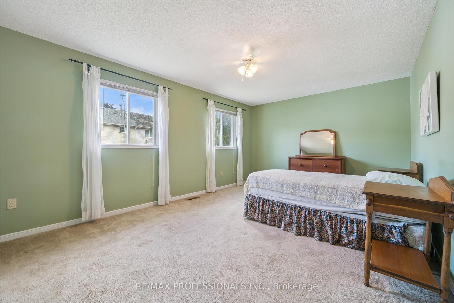 Photo 19 of 26 Killarney Court, Brampton, Heart Lake East — HOMEH