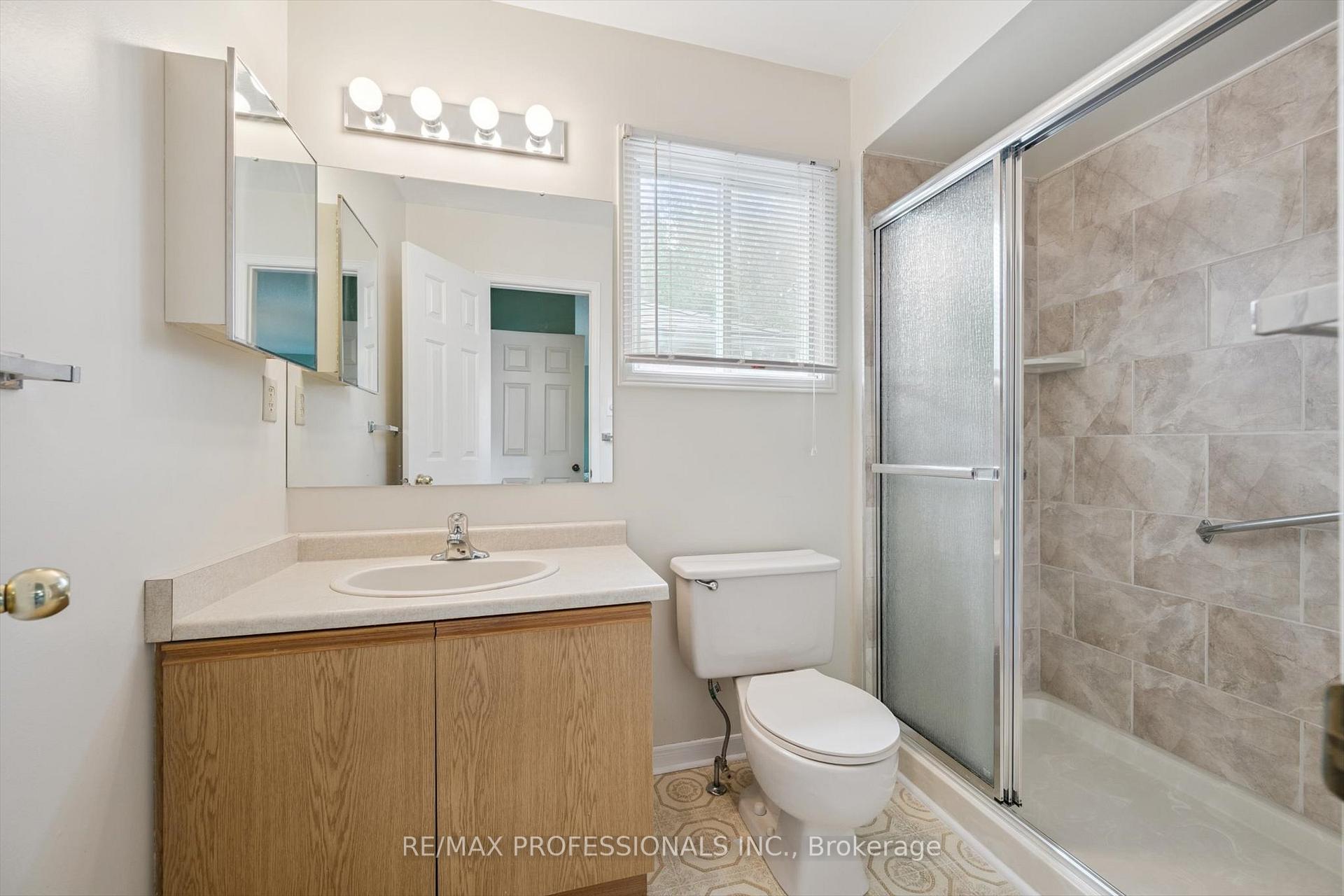 Photo 22 of 26 Killarney Court, Brampton, Heart Lake East — HOMEH