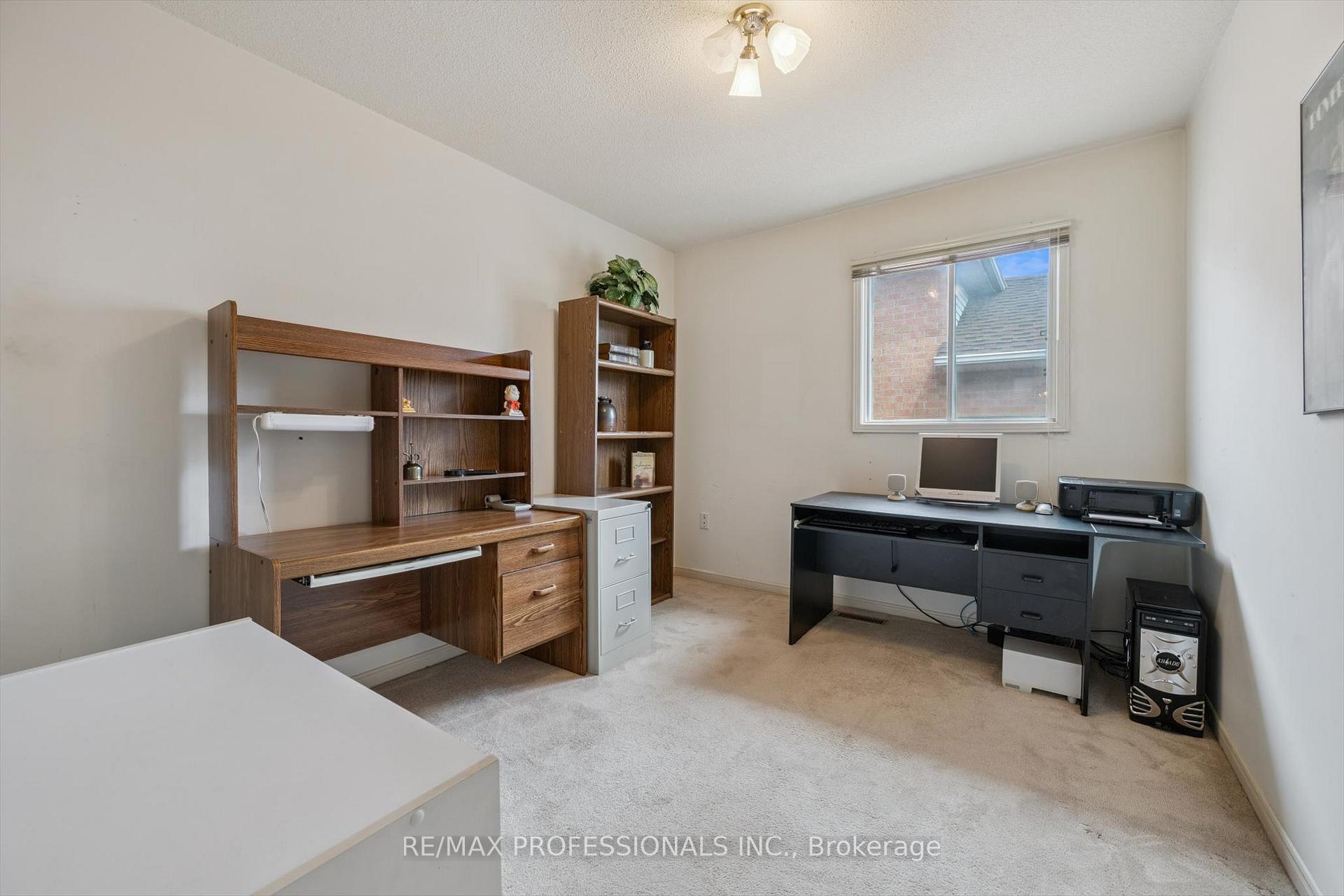 Photo 23 of 26 Killarney Court, Brampton, Heart Lake East — HOMEH