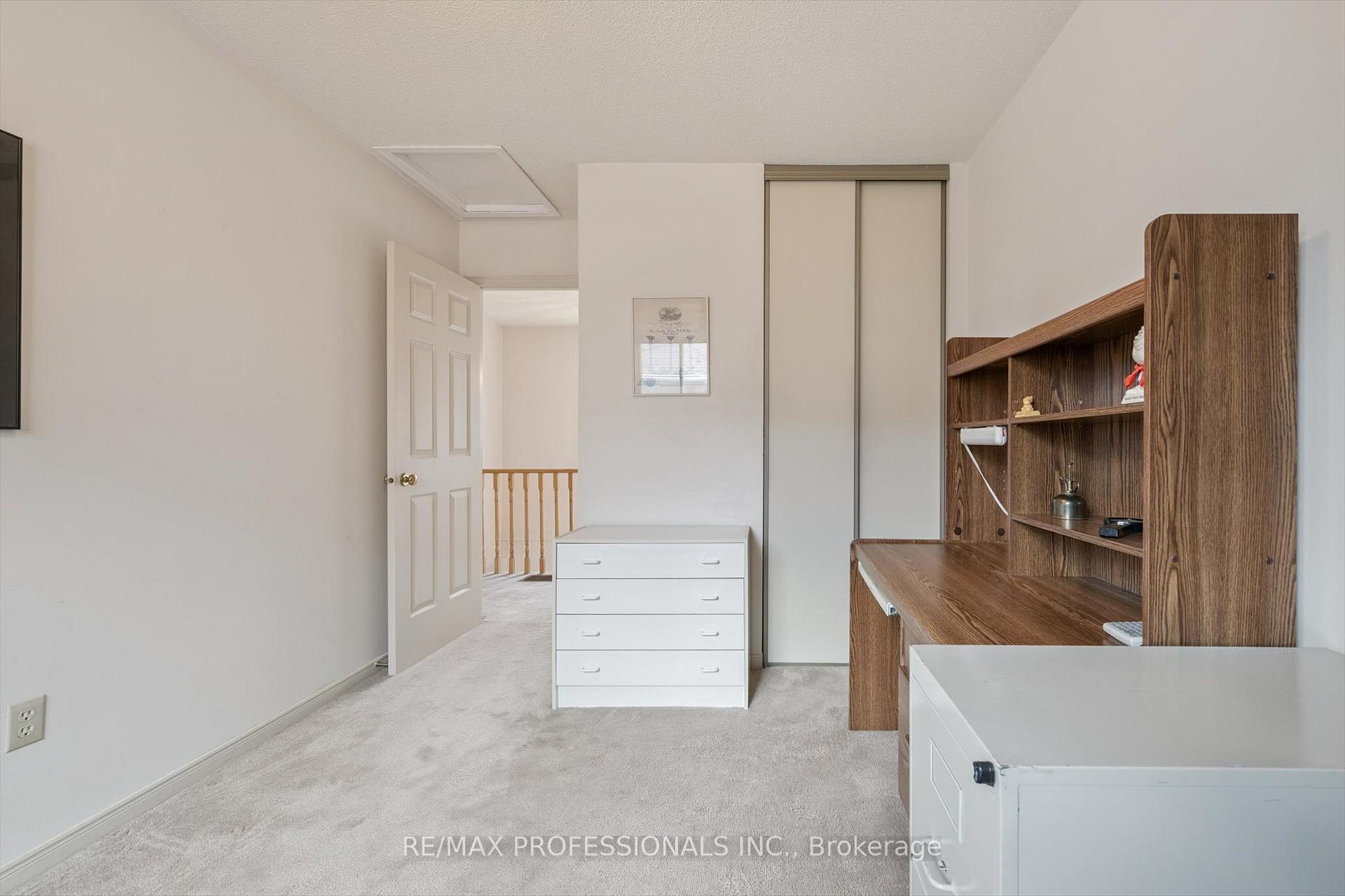 Photo 24 of 26 Killarney Court, Brampton, Heart Lake East — HOMEH