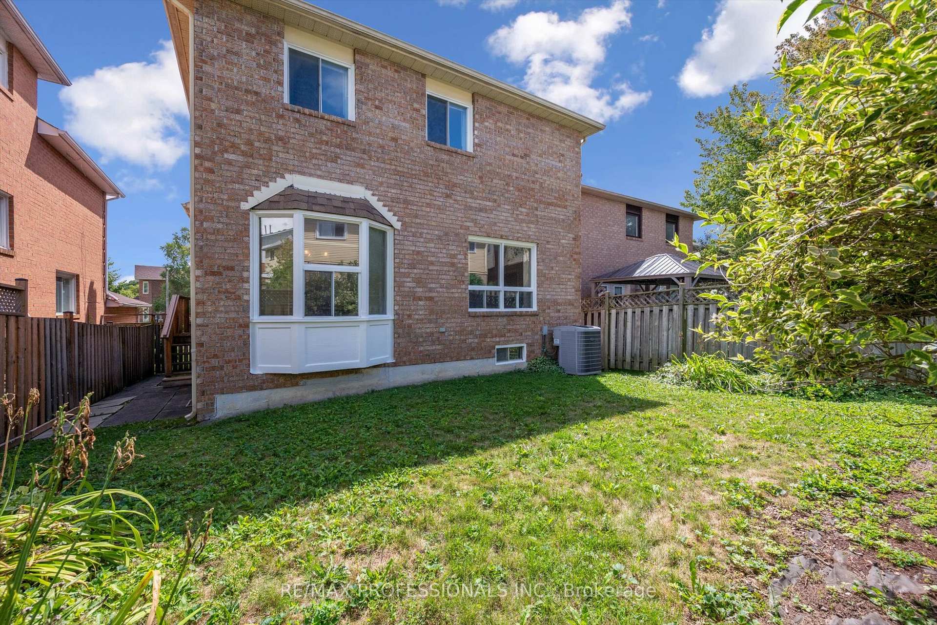 Photo 29 of 26 Killarney Court, Brampton, Heart Lake East — HOMEH