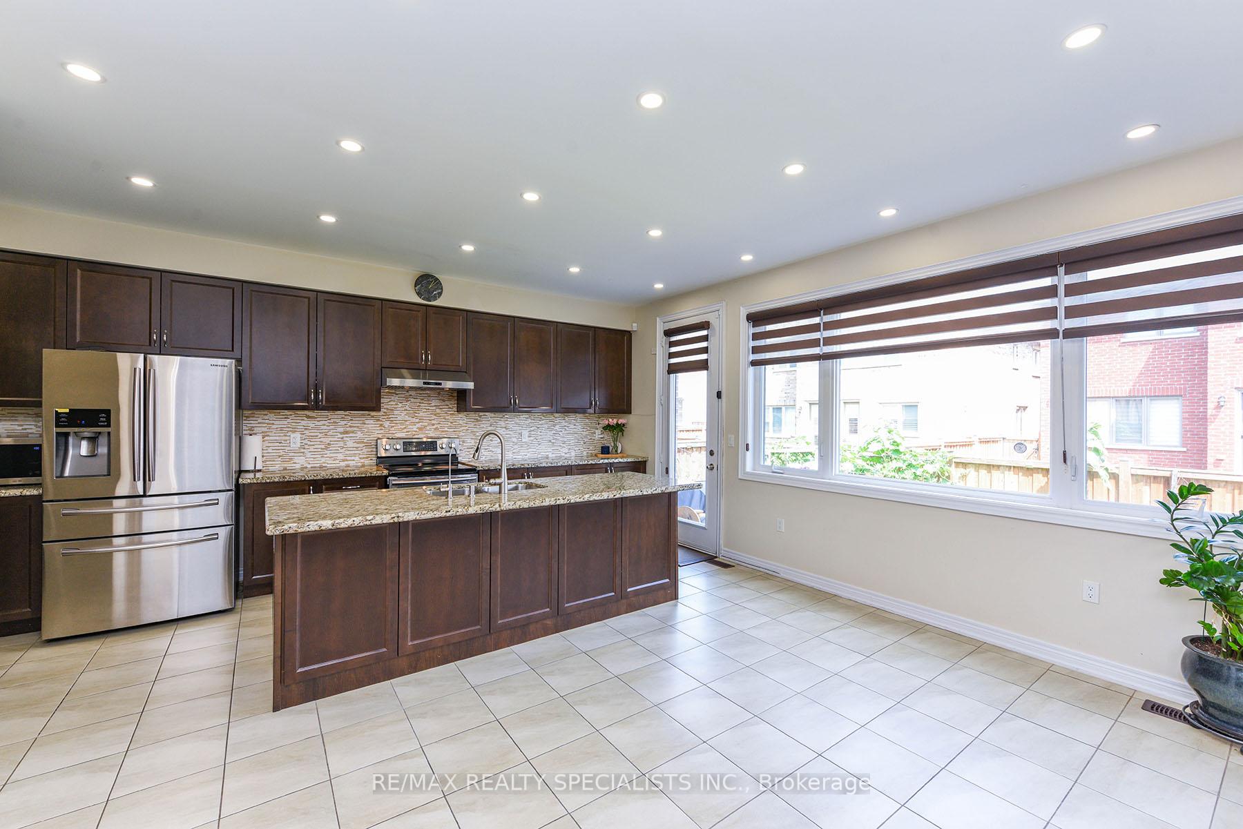 Photo 14 of 27 Glacier Road, Brampton, Credit Valley — HOMEH