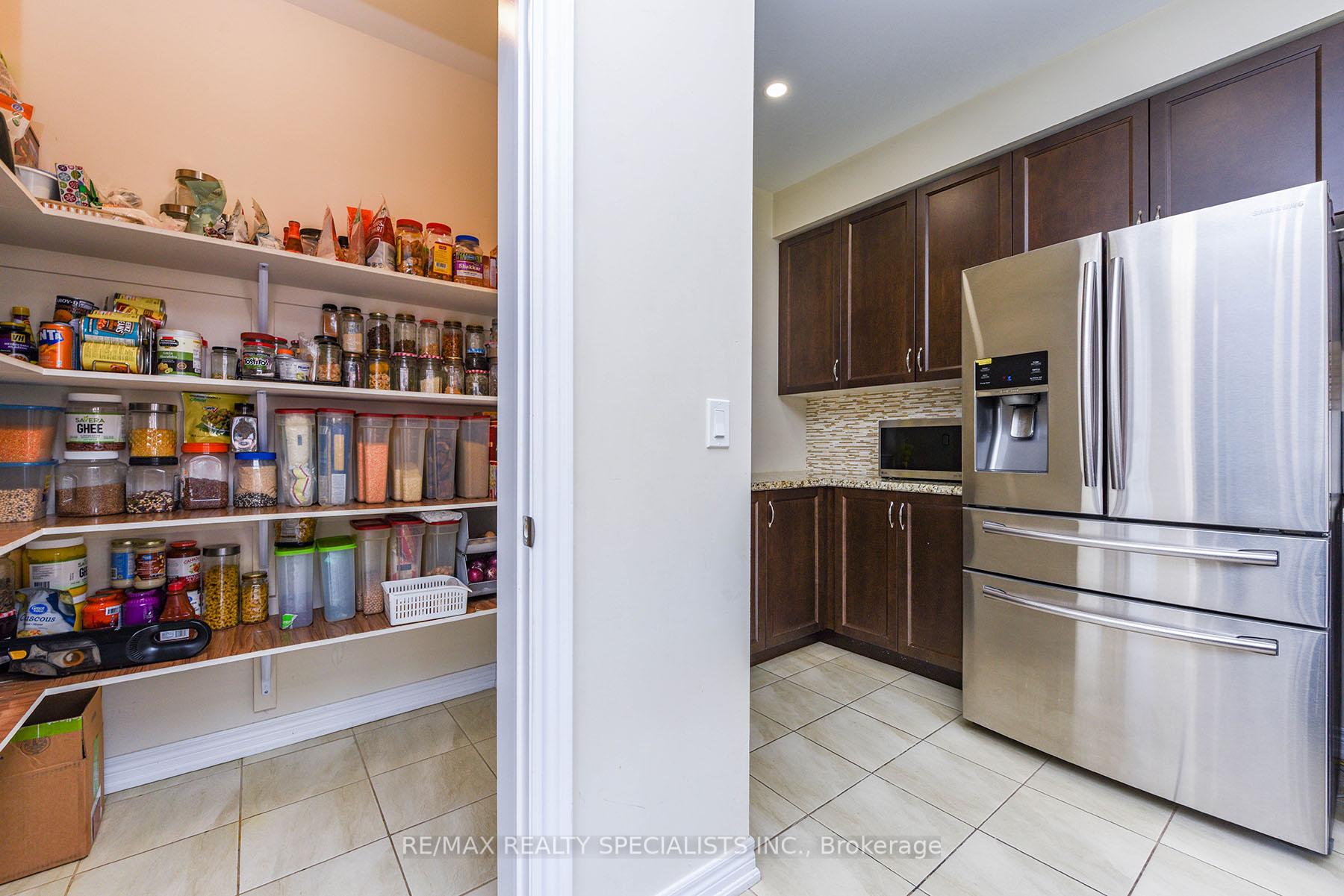 Photo 16 of 27 Glacier Road, Brampton, Credit Valley — HOMEH