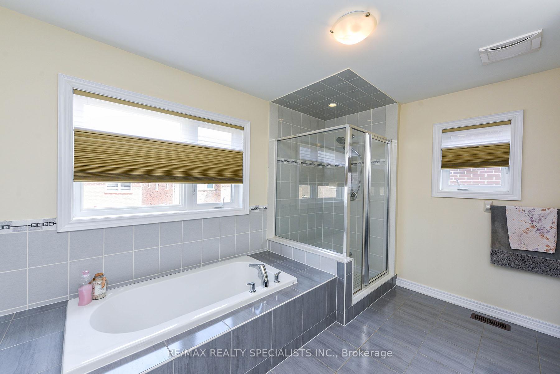 Photo 28 of 27 Glacier Road, Brampton, Credit Valley — HOMEH