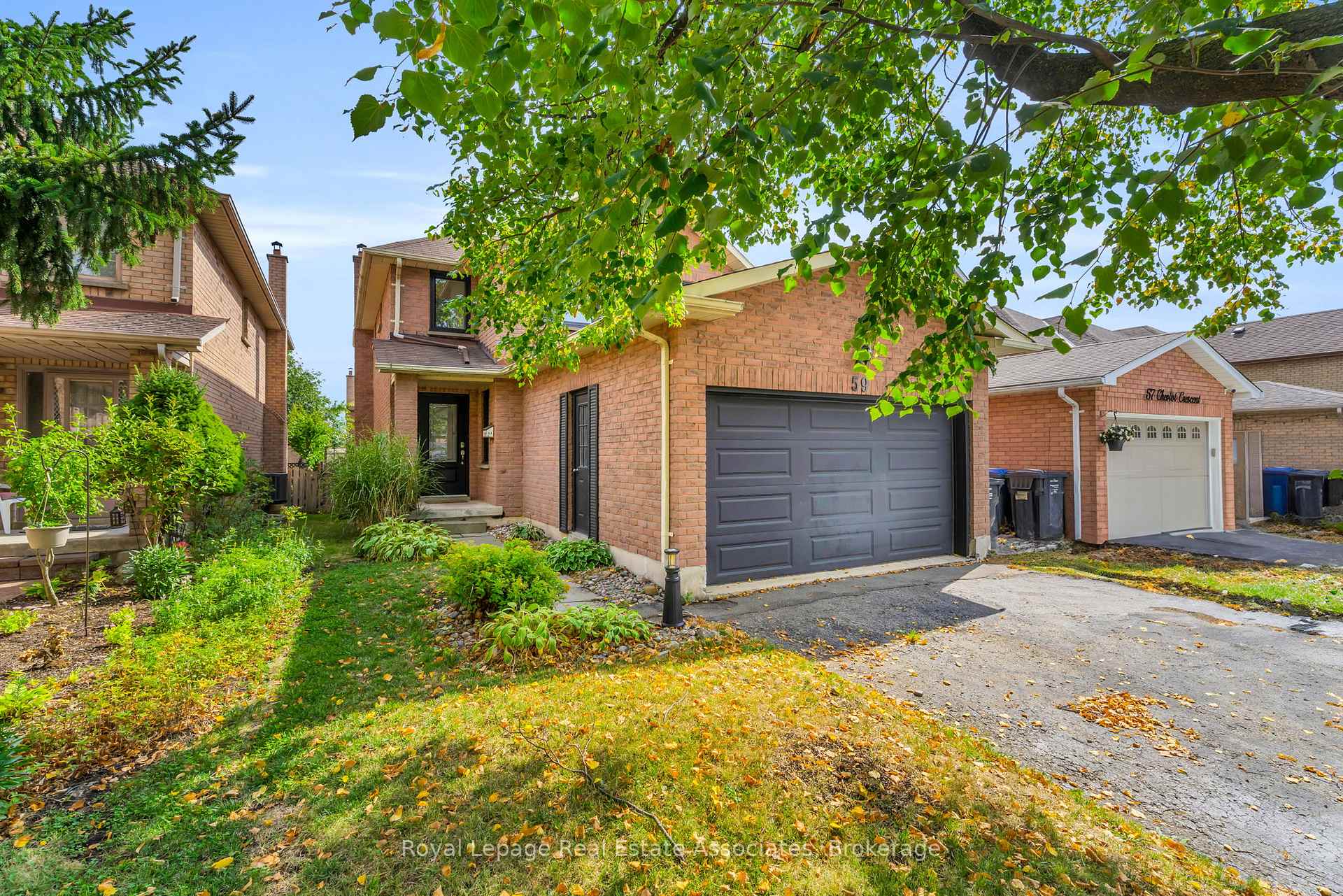 Photo 2 of 59 Cheviot Crescent, Brampton, Heart Lake East — HOMEH