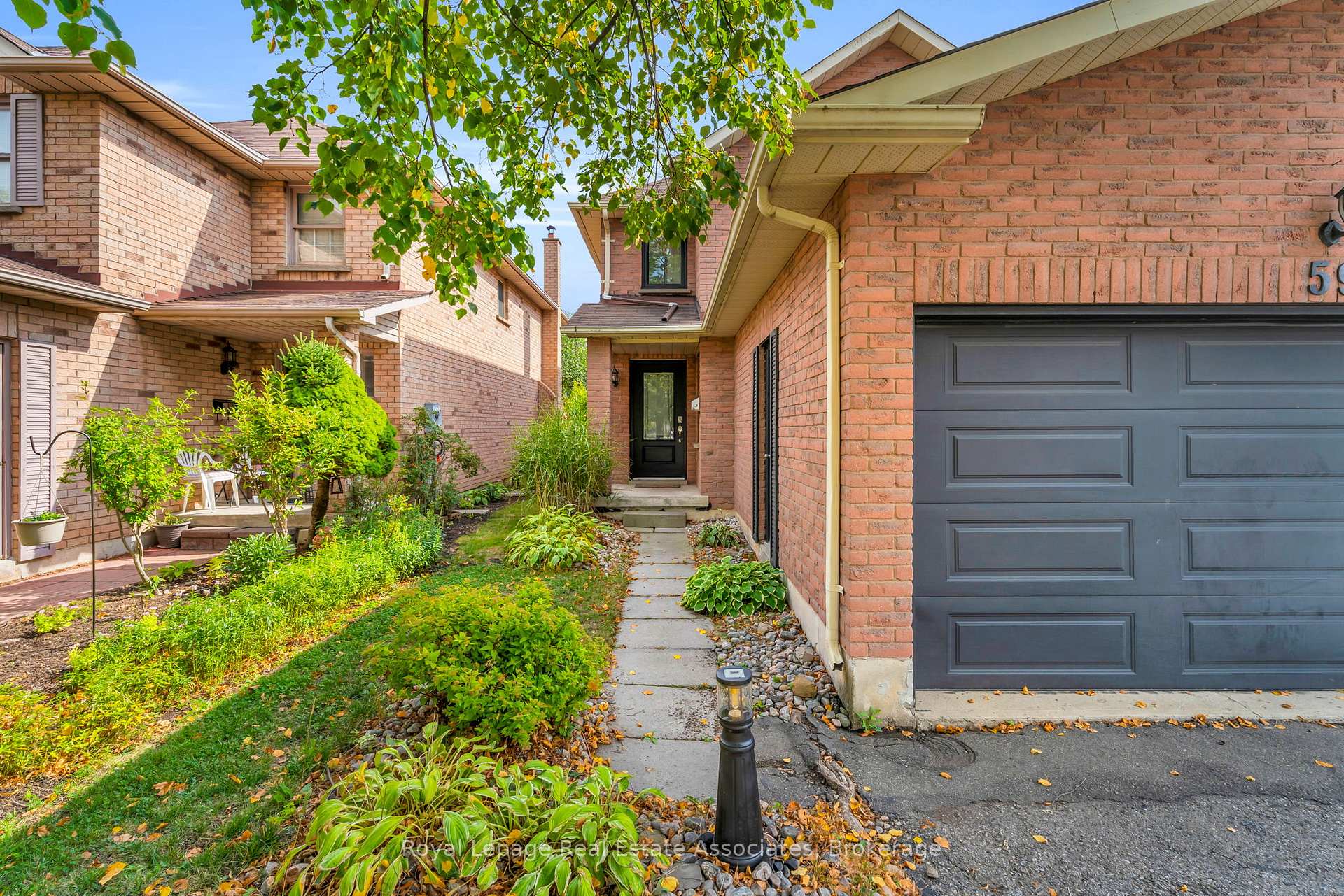 Photo 3 of 59 Cheviot Crescent, Brampton, Heart Lake East — HOMEH
