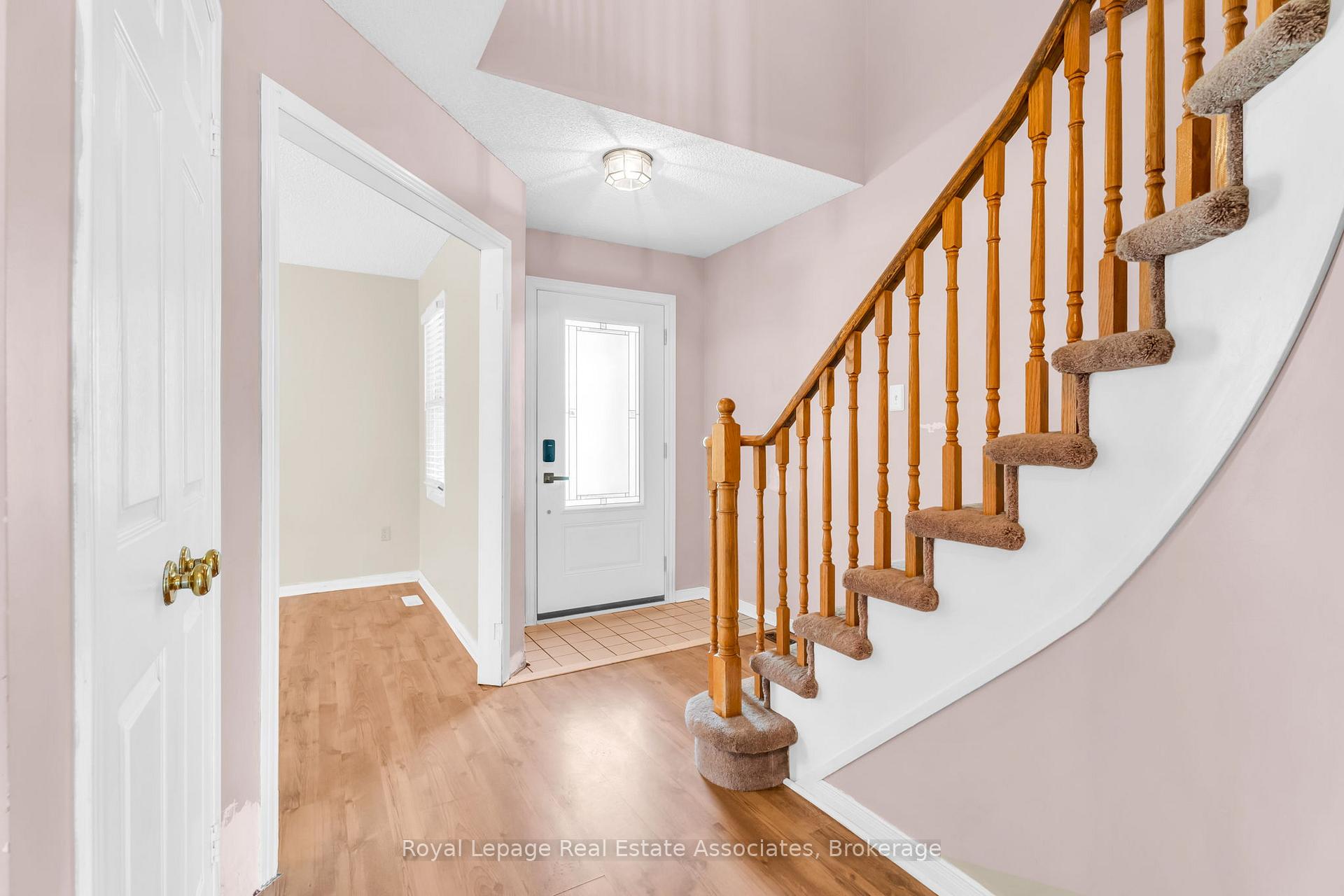 Photo 5 of 59 Cheviot Crescent, Brampton, Heart Lake East — HOMEH
