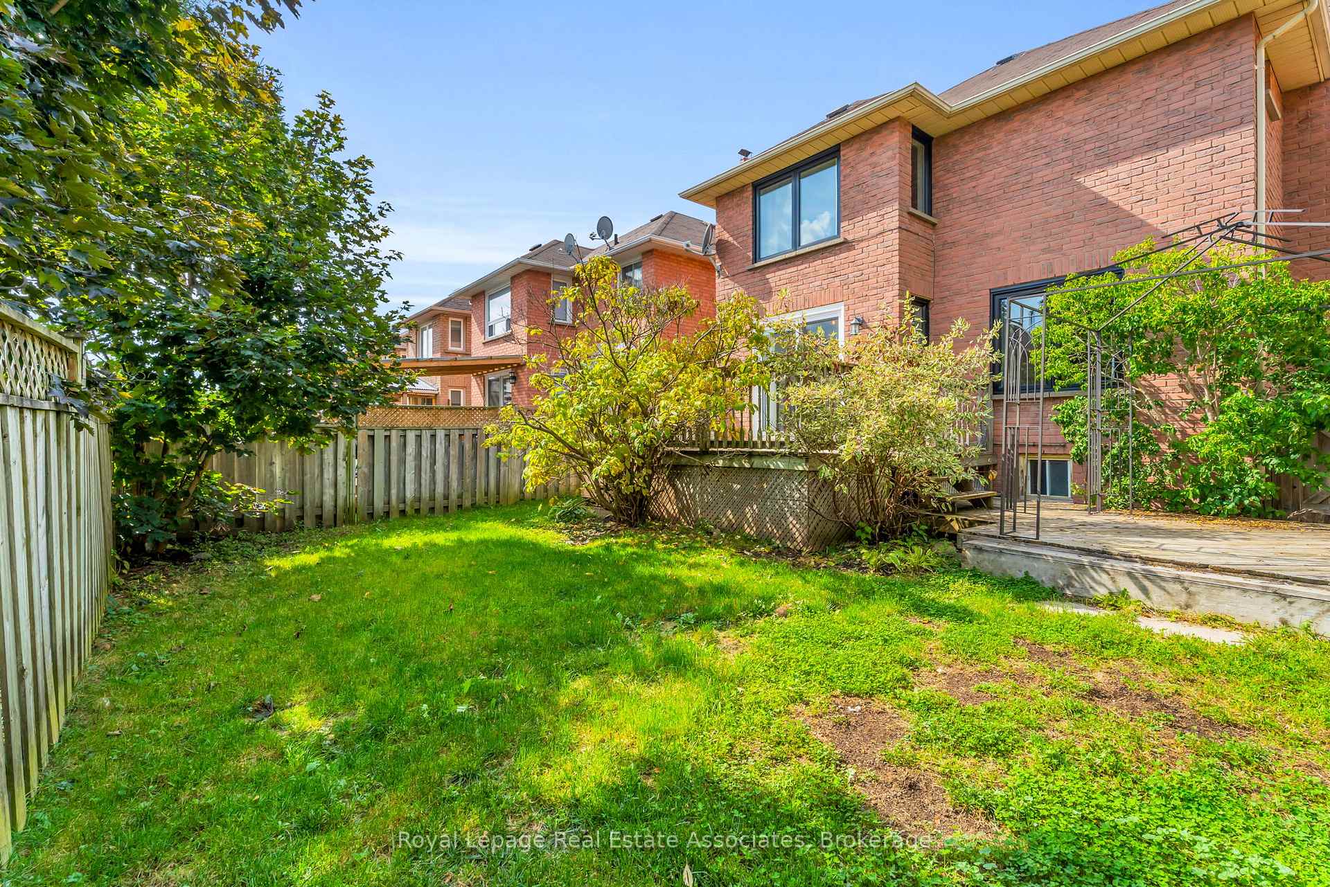 Photo 37 of 59 Cheviot Crescent, Brampton, Heart Lake East — HOMEH