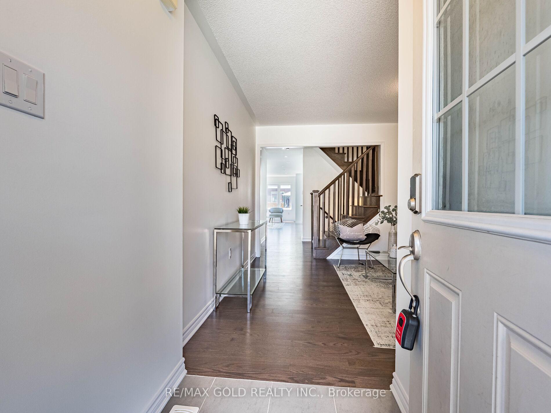 Photo 30 of 104 Thornbush Boulevard, Brampton, Northwest Brampton — HOMEH