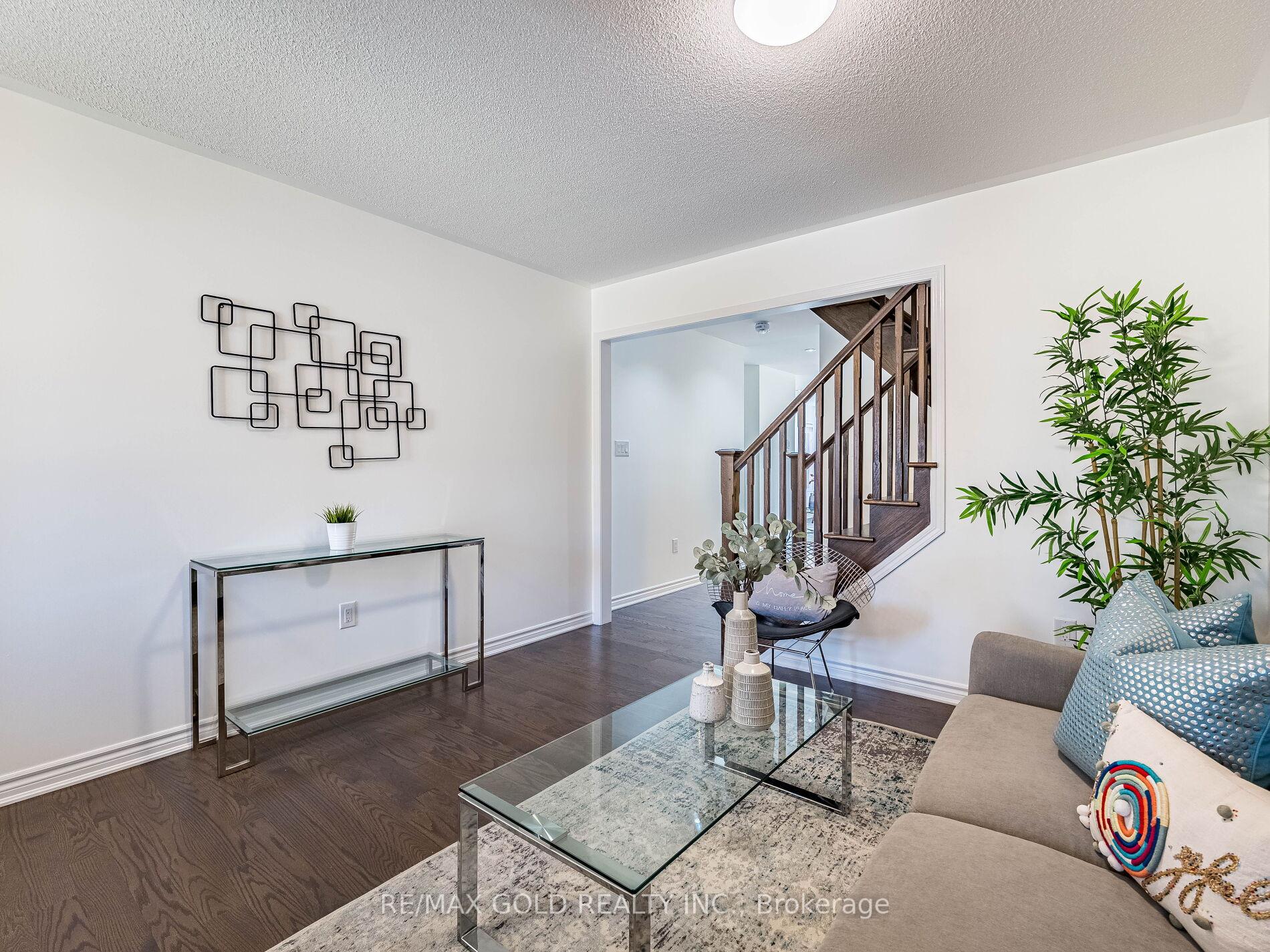 Photo 24 of 104 Thornbush Boulevard, Brampton, Northwest Brampton — HOMEH