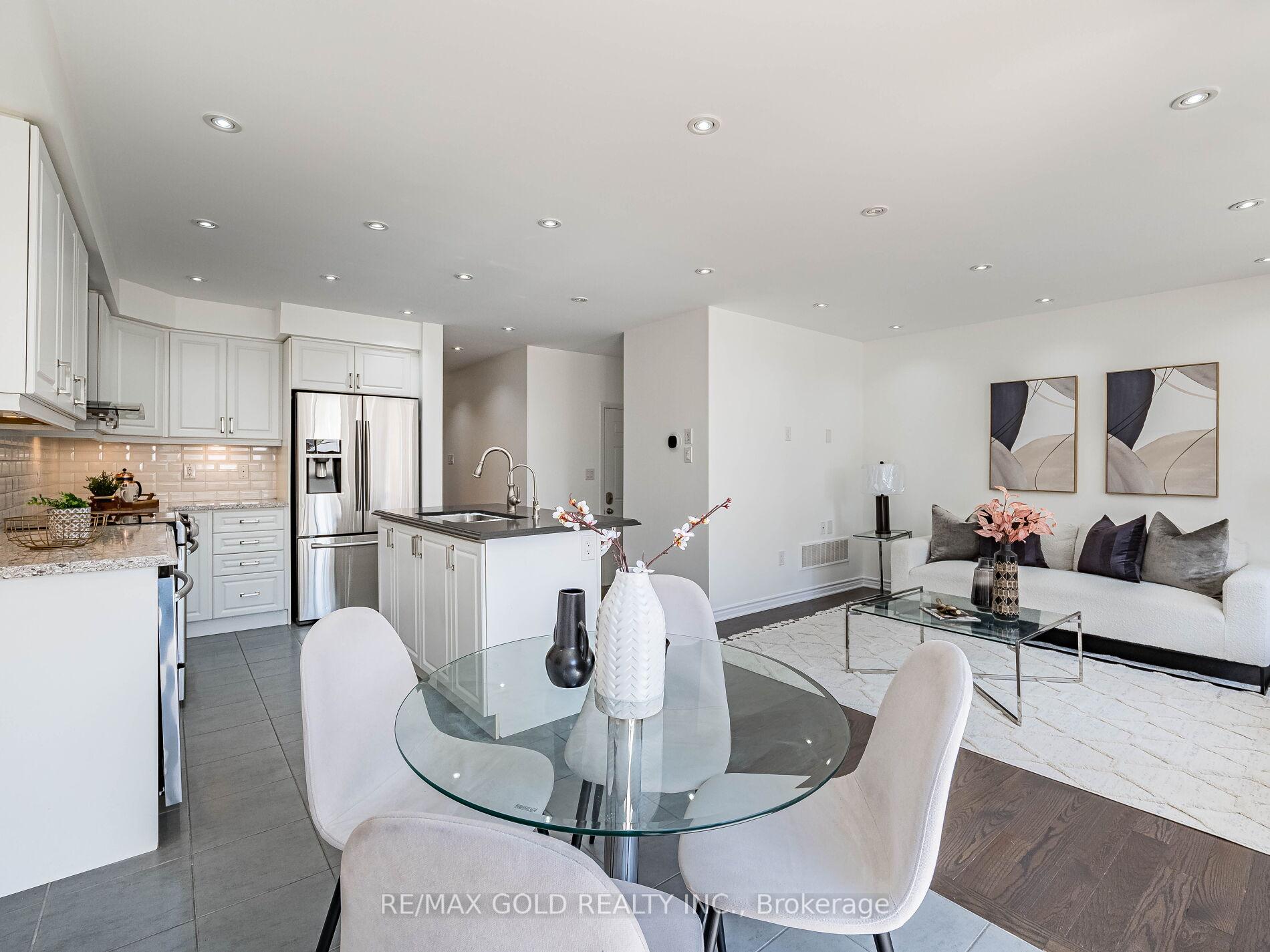 Photo 3 of 104 Thornbush Boulevard, Brampton, Northwest Brampton — HOMEH
