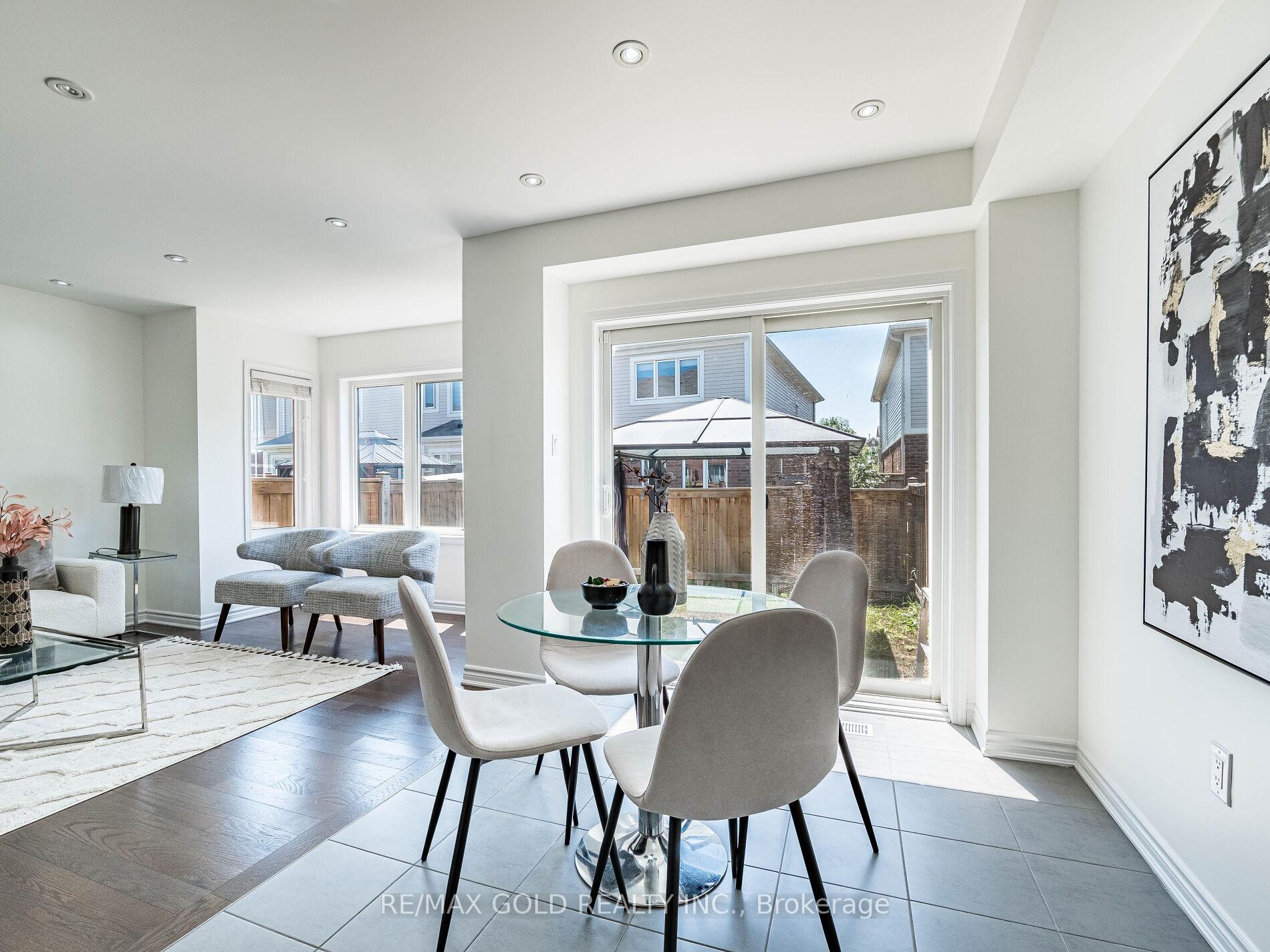 Photo 6 of 104 Thornbush Boulevard, Brampton, Northwest Brampton — HOMEH