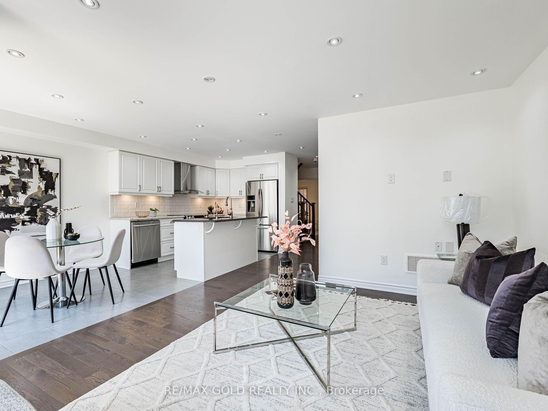 Photo 15 of 104 Thornbush Boulevard, Brampton, Northwest Brampton — HOMEH