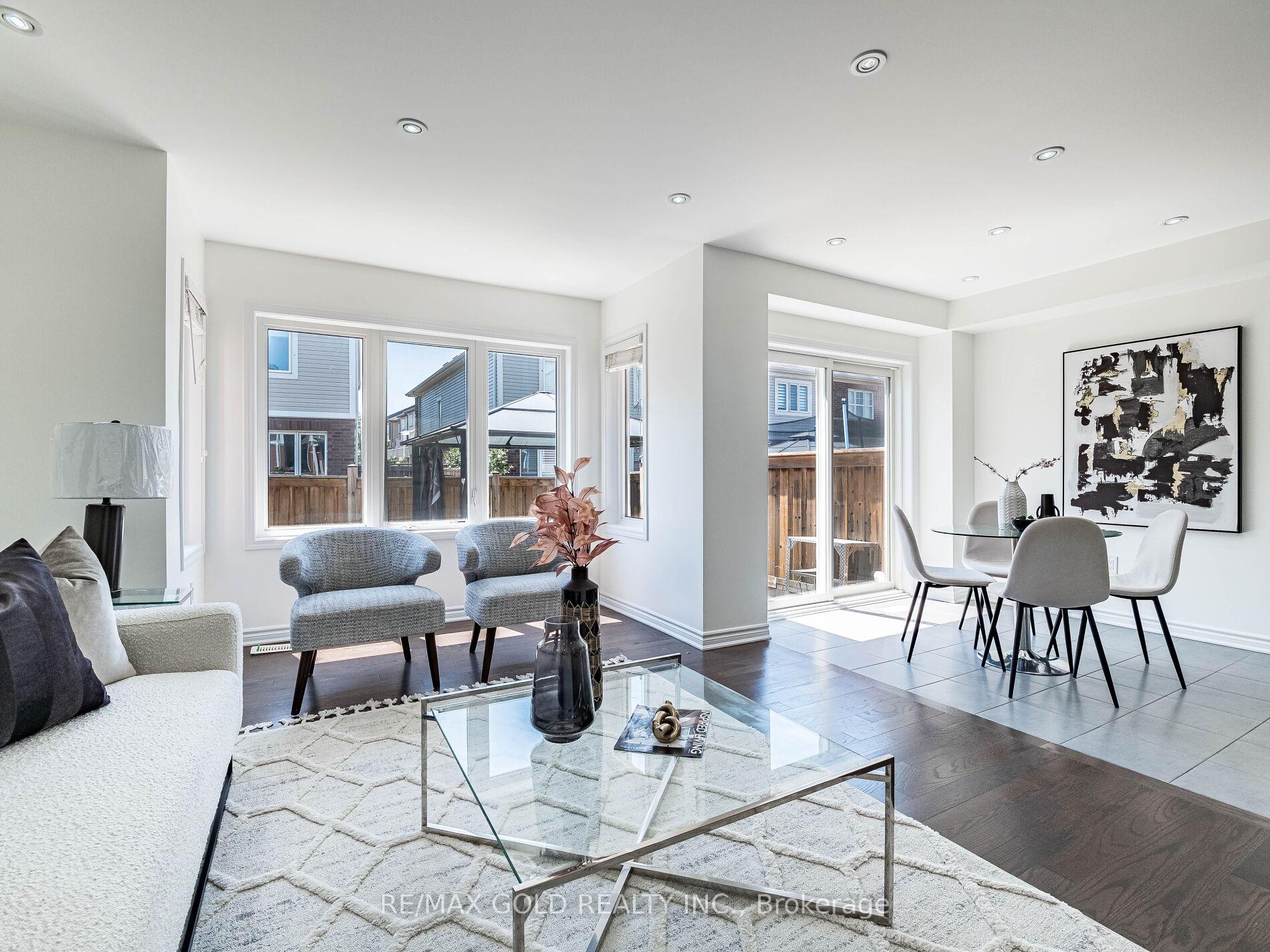 Photo 13 of 104 Thornbush Boulevard, Brampton, Northwest Brampton — HOMEH