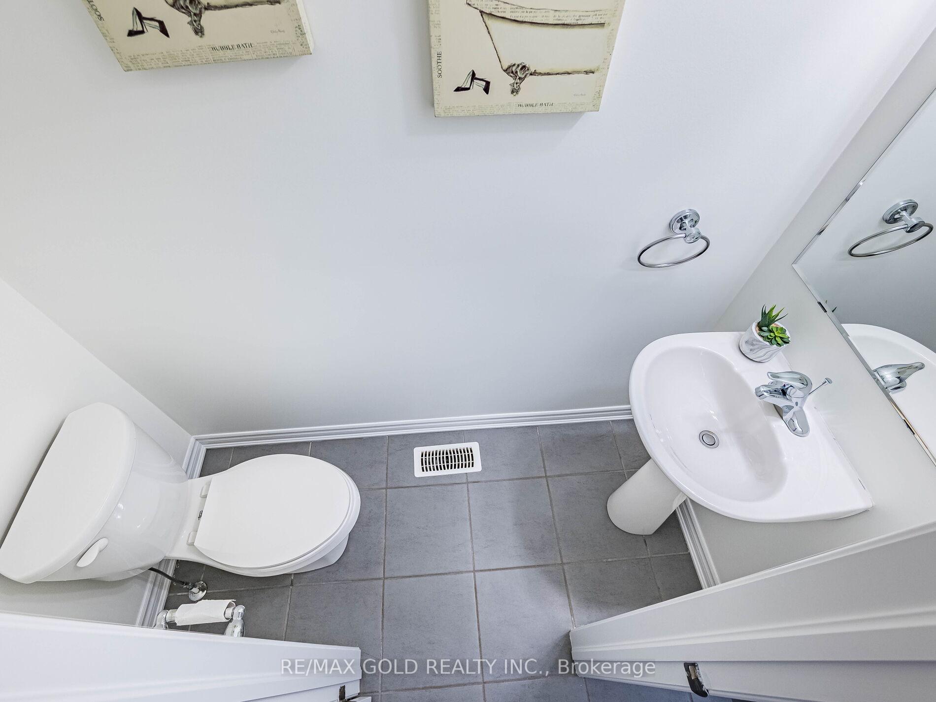 Photo 16 of 104 Thornbush Boulevard, Brampton, Northwest Brampton — HOMEH
