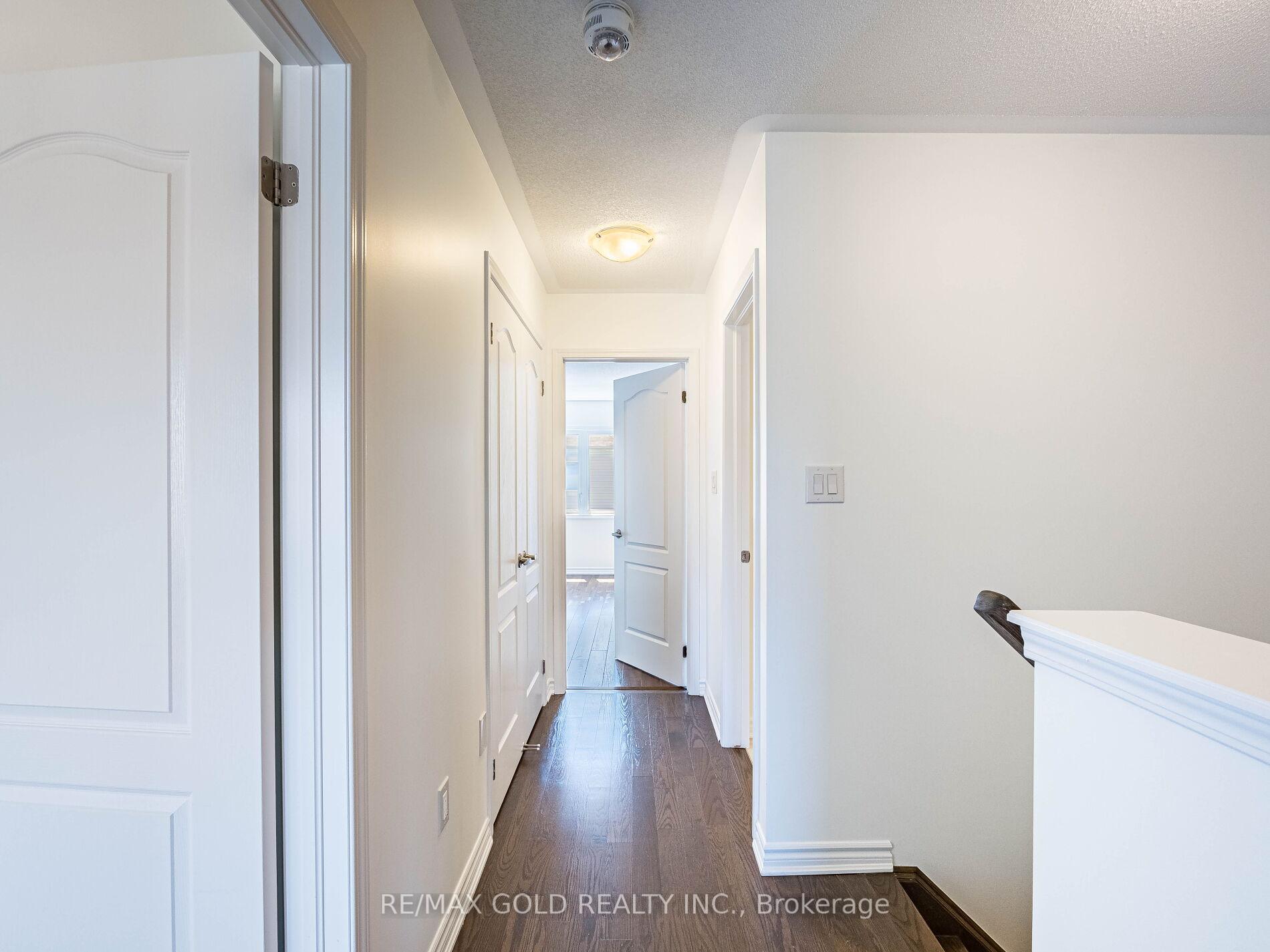 Photo 32 of 104 Thornbush Boulevard, Brampton, Northwest Brampton — HOMEH
