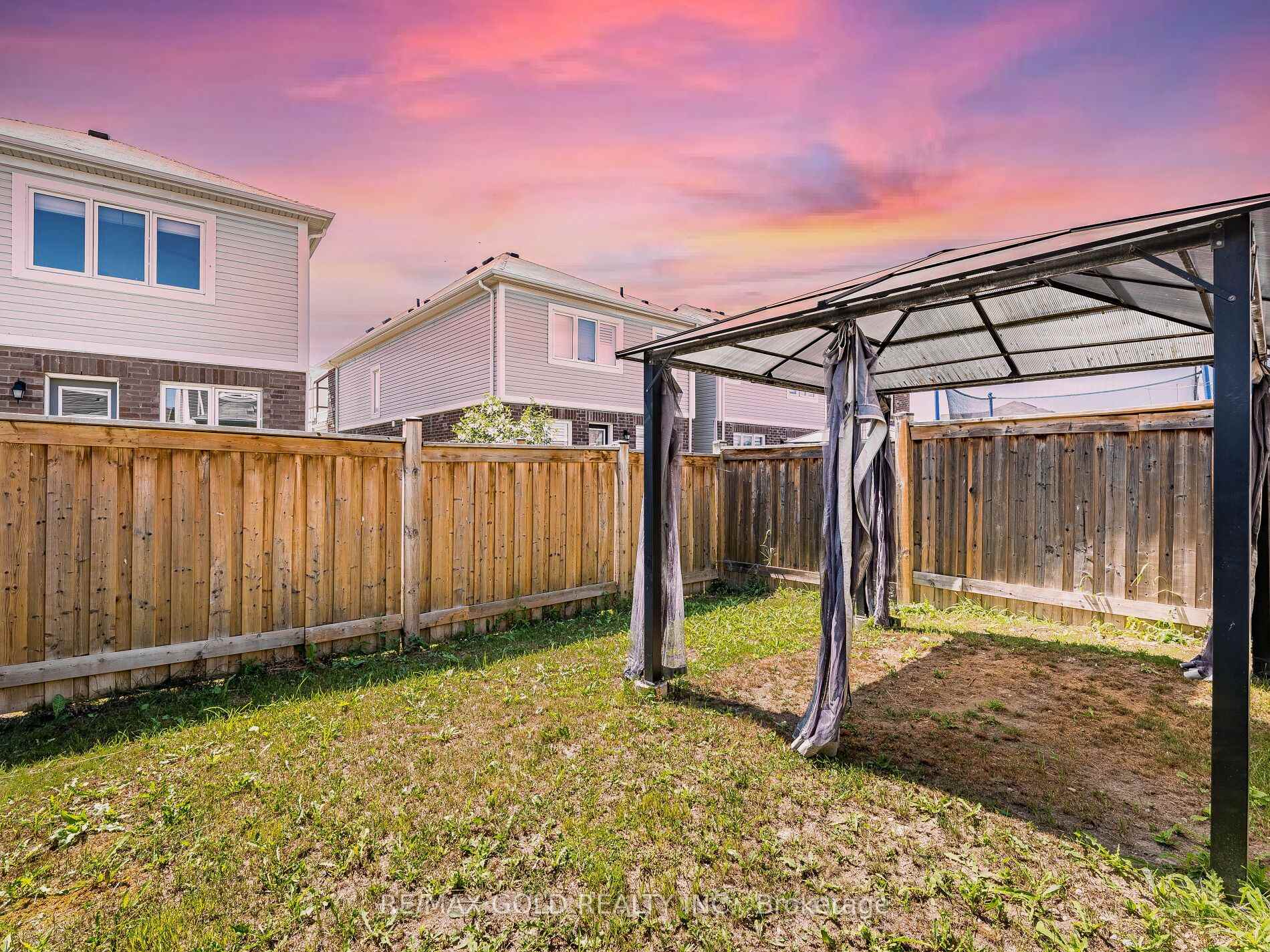 Photo 27 of 104 Thornbush Boulevard, Brampton, Northwest Brampton — HOMEH