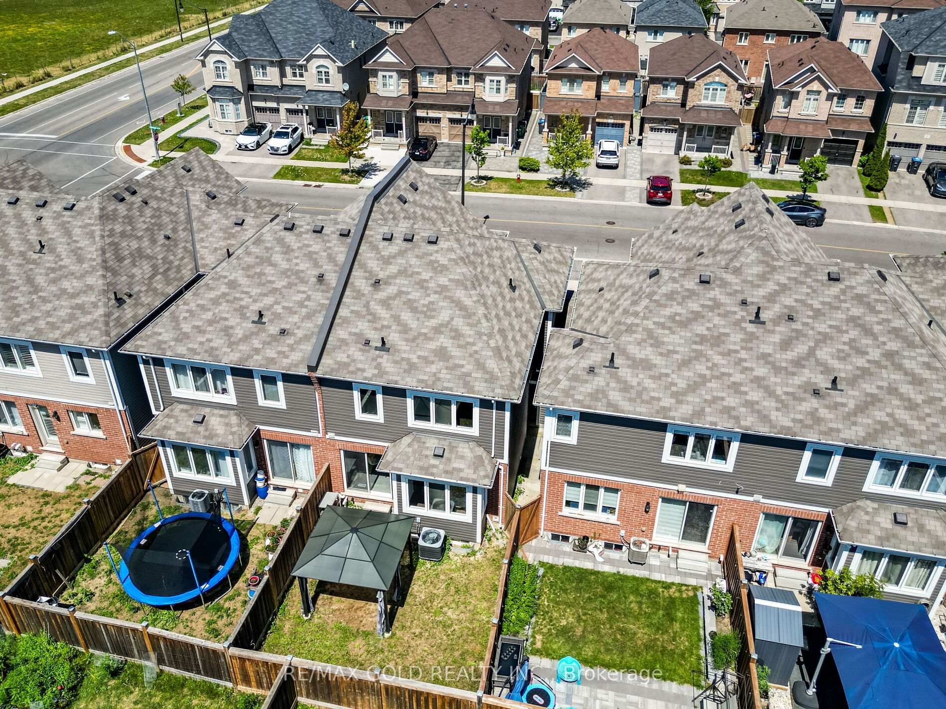 Photo 23 of 104 Thornbush Boulevard, Brampton, Northwest Brampton — HOMEH