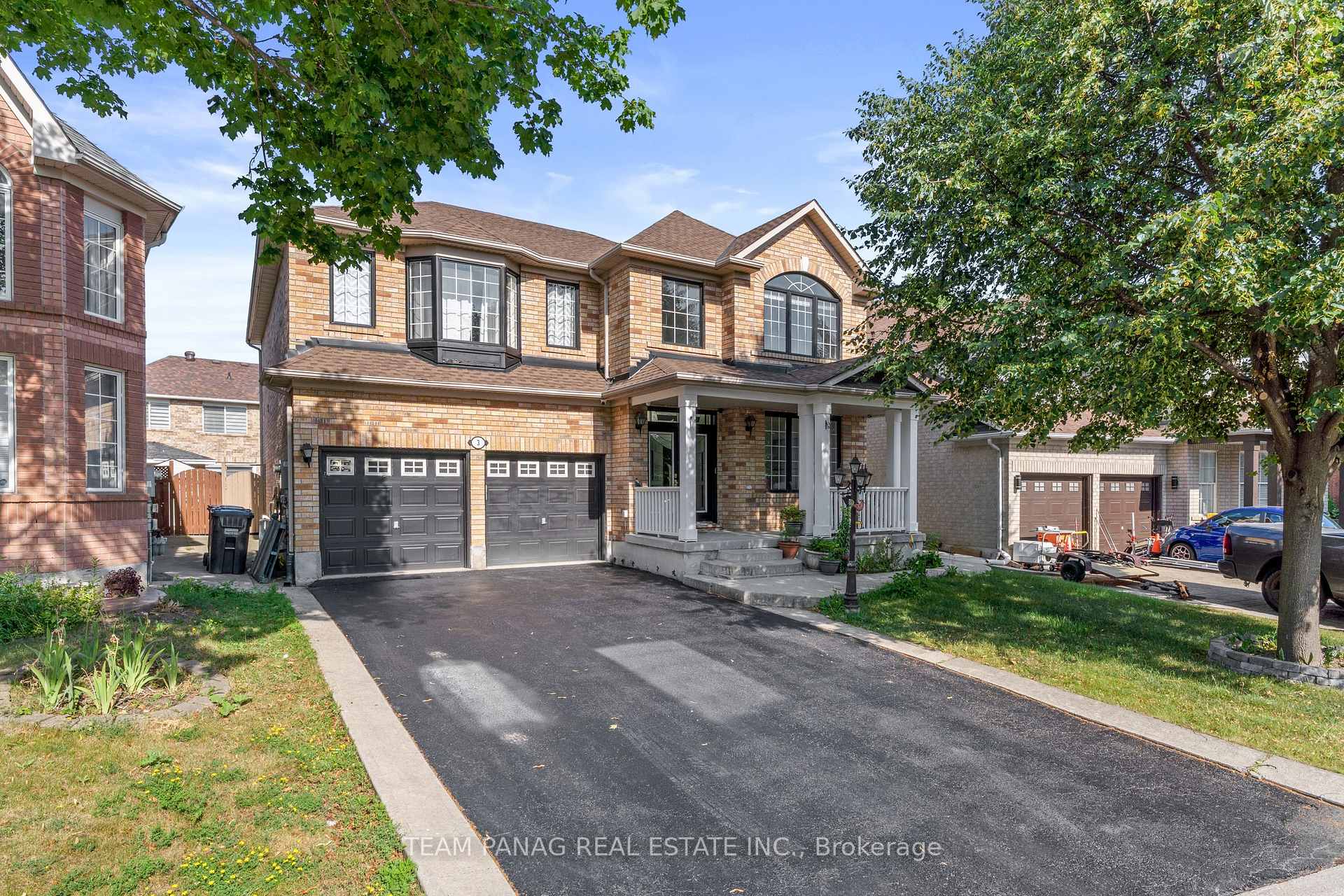 Photo 2 of 3 Maldives Crescent, Brampton, Vales of Castlemore — HOMEH