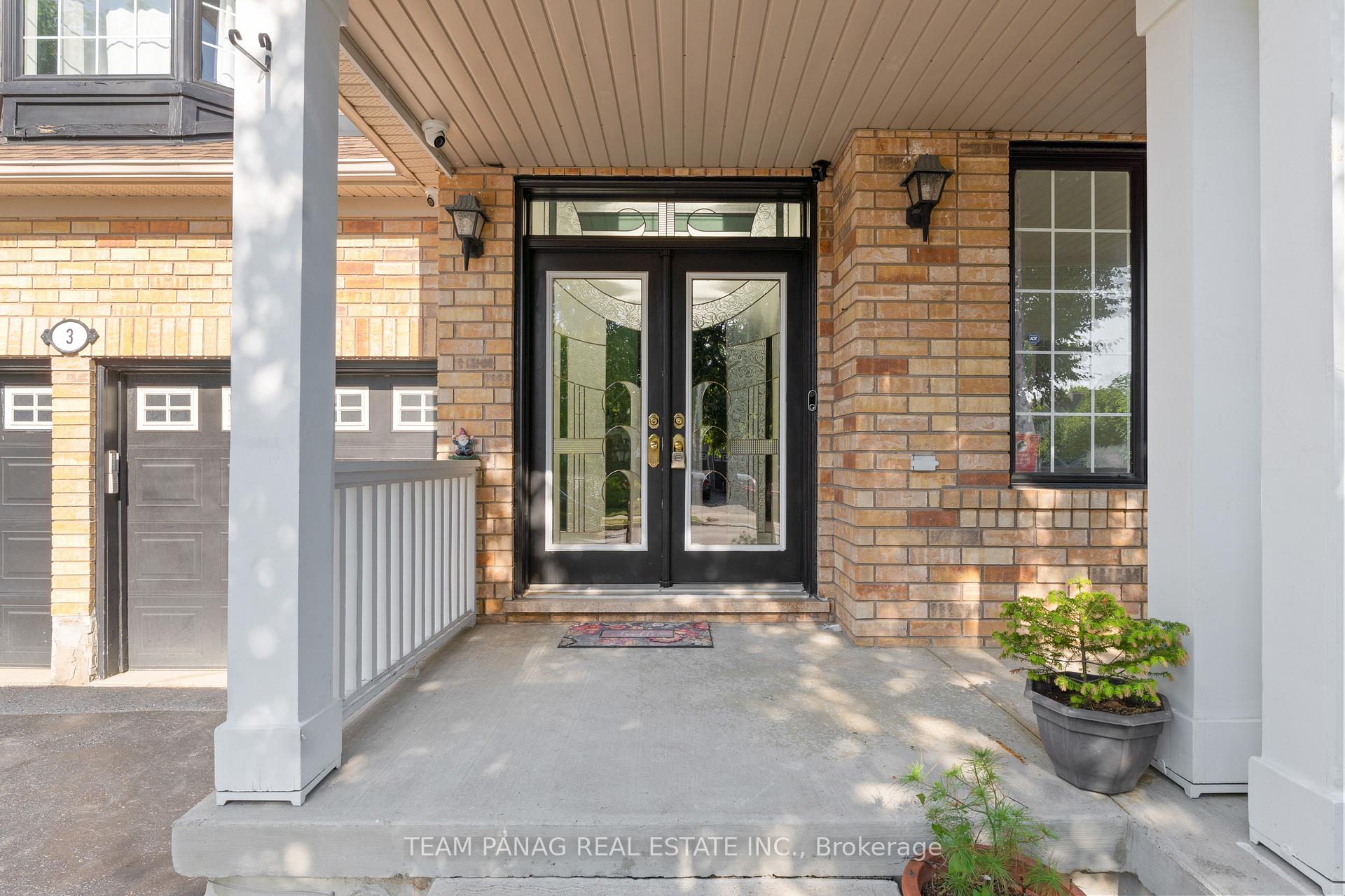 Photo 4 of 3 Maldives Crescent, Brampton, Vales of Castlemore — HOMEH
