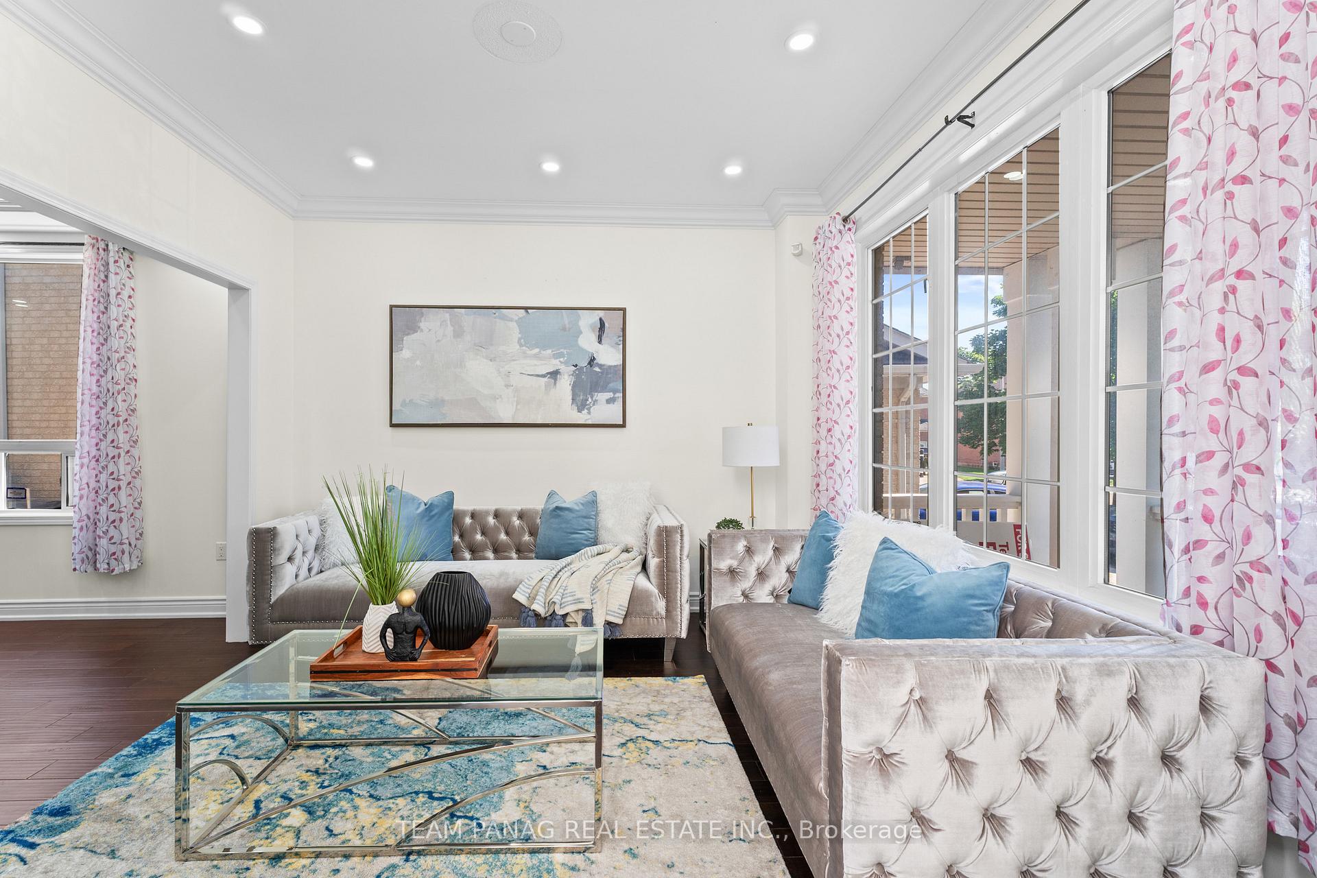 Photo 7 of 3 Maldives Crescent, Brampton, Vales of Castlemore — HOMEH