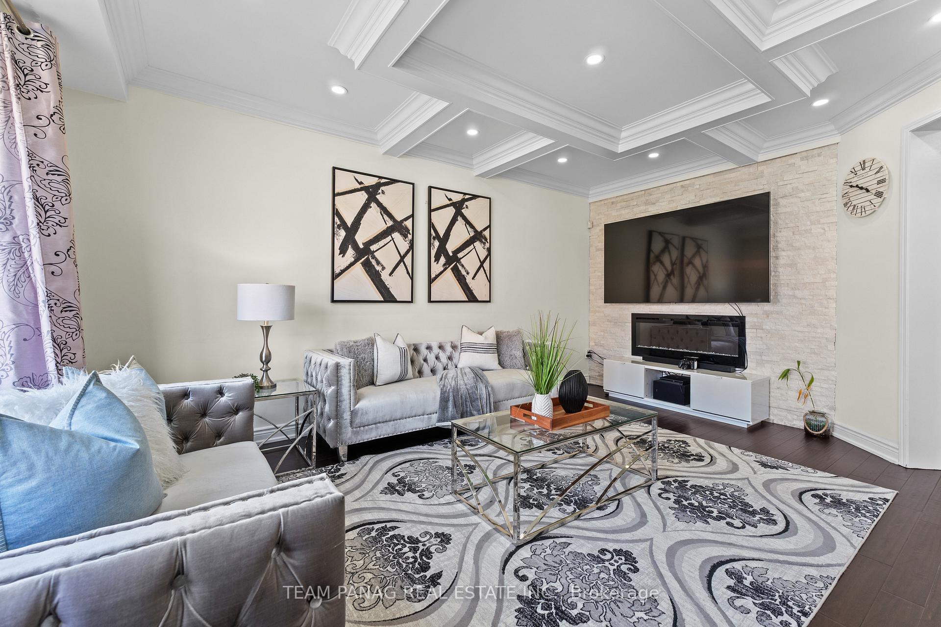 Photo 17 of 3 Maldives Crescent, Brampton, Vales of Castlemore — HOMEH