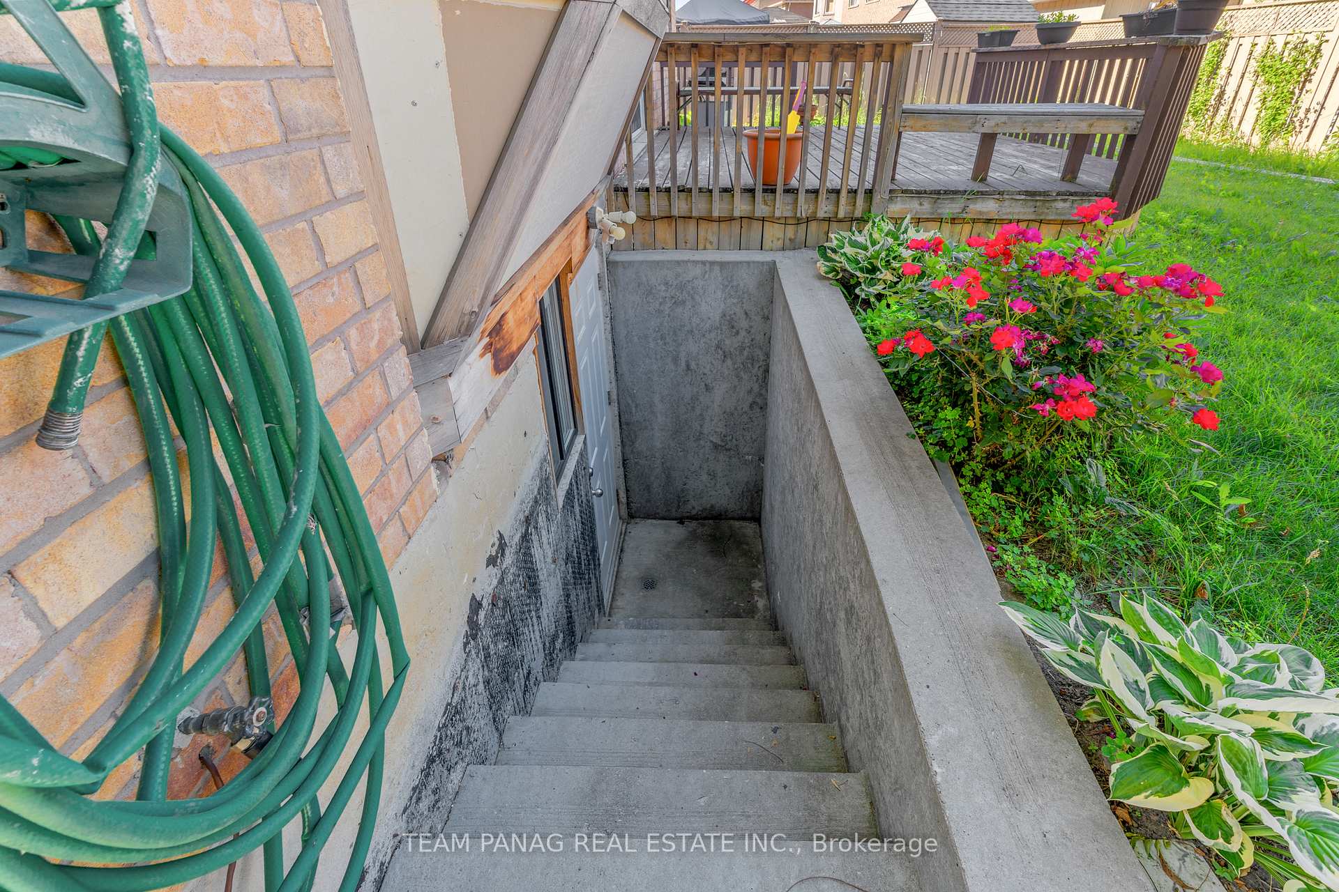 Photo 37 of 3 Maldives Crescent, Brampton, Vales of Castlemore — HOMEH