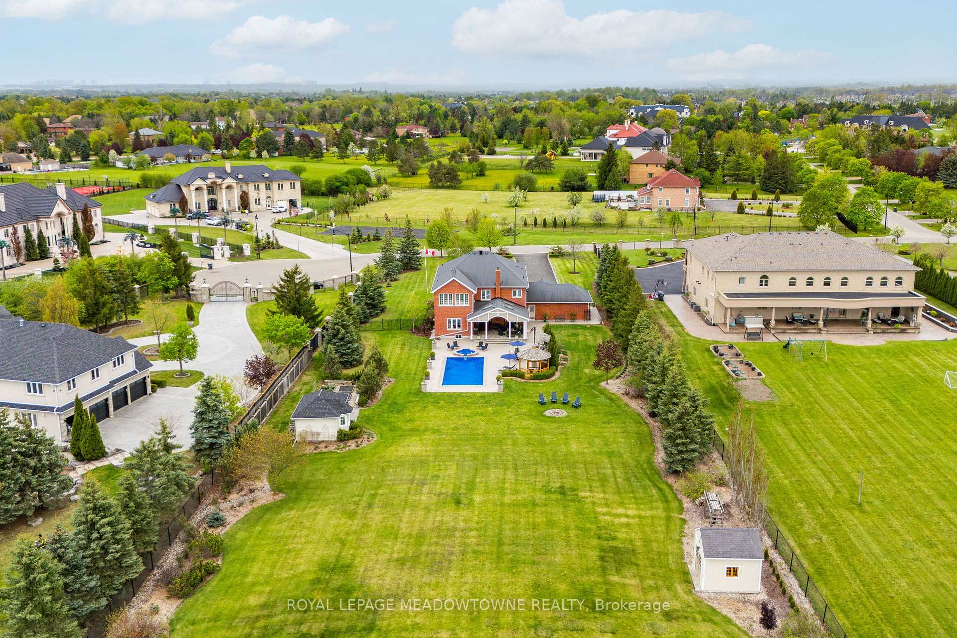 Photo 2 of 12 Everglade Drive, Brampton, Toronto Gore Rural Estate — HOMEH