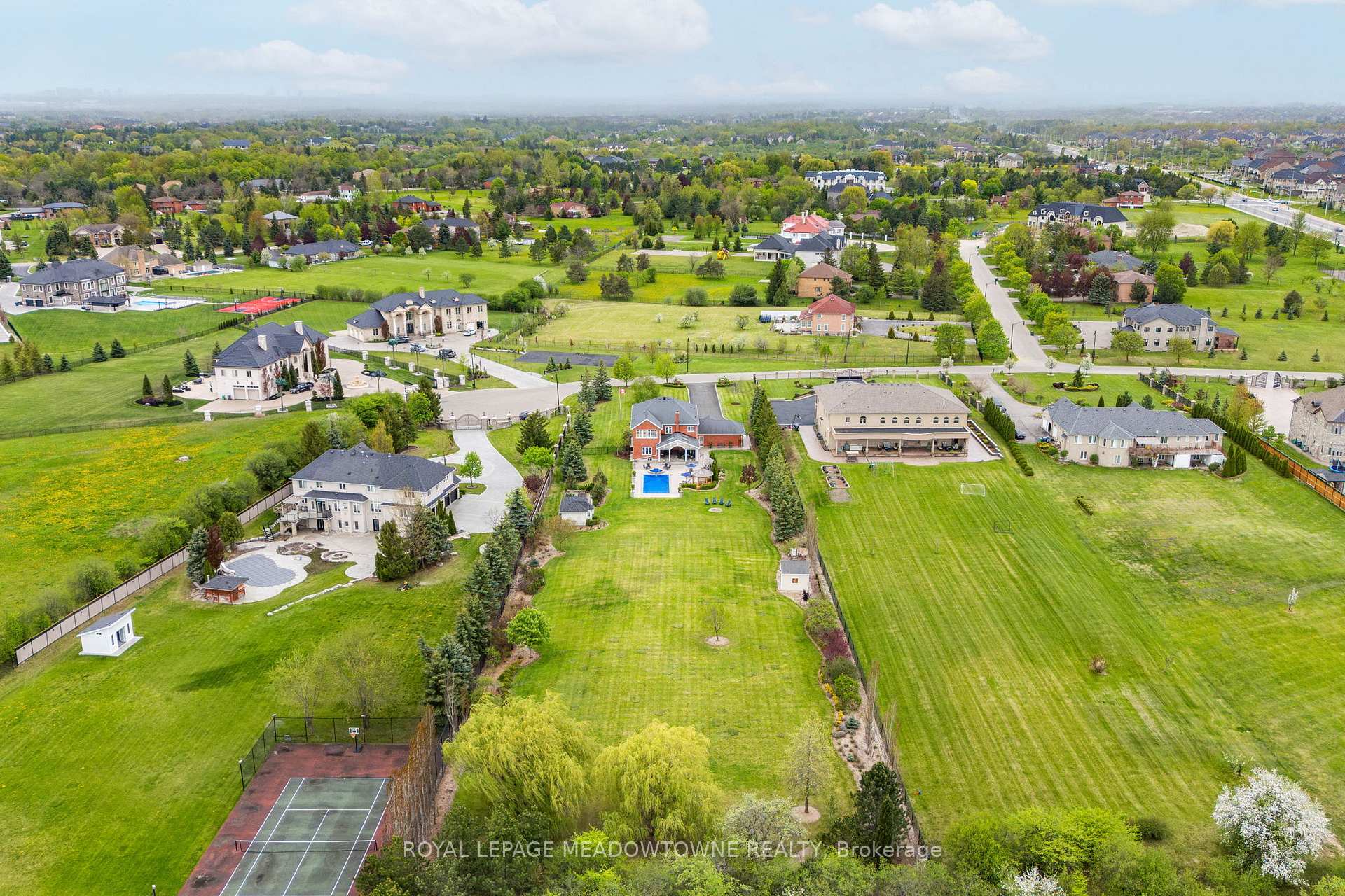 Photo 19 of 12 Everglade Drive, Brampton, Toronto Gore Rural Estate — HOMEH