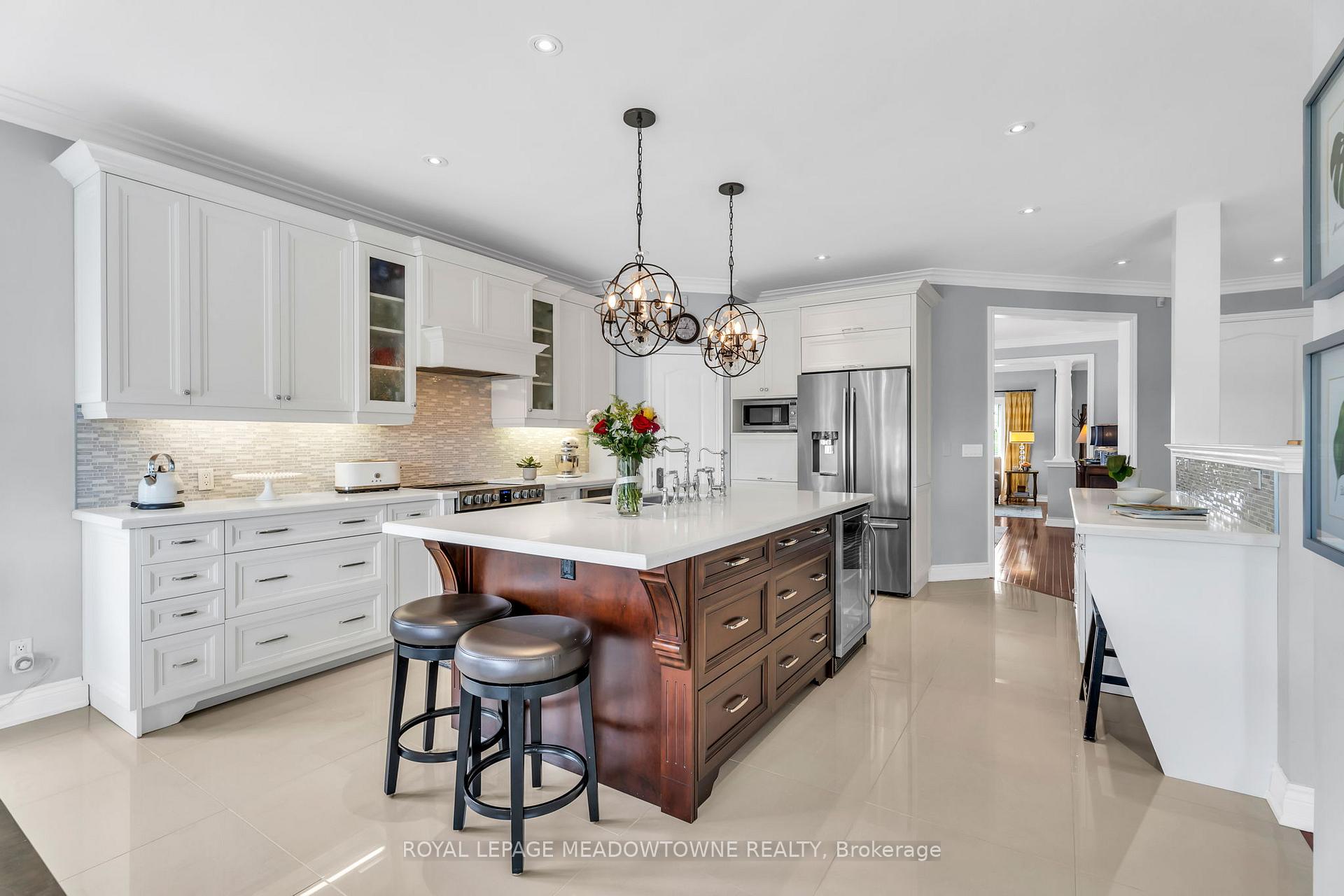 Photo 5 of 12 Everglade Drive, Brampton, Toronto Gore Rural Estate — HOMEH