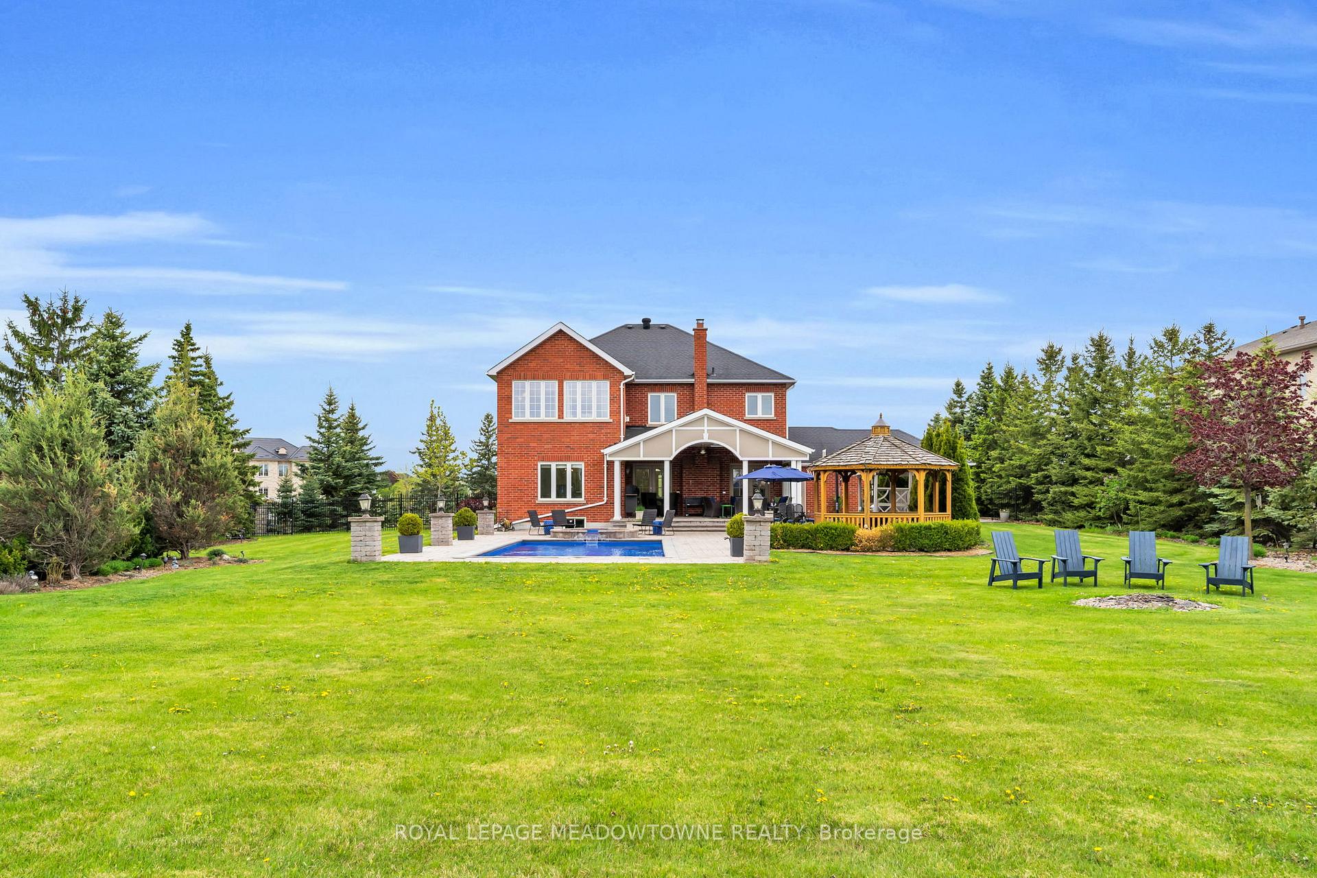 Photo 10 of 12 Everglade Drive, Brampton, Toronto Gore Rural Estate — HOMEH