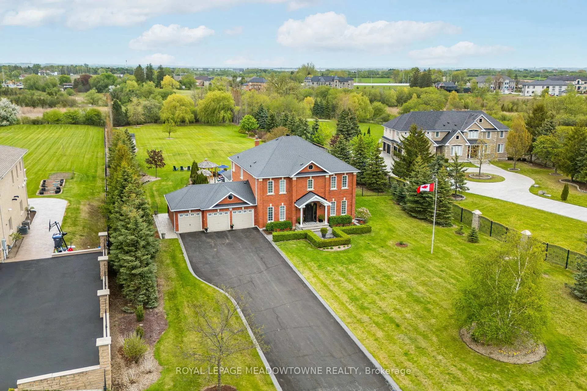 Photo 1 of 12 Everglade Drive, Brampton, Toronto Gore Rural Estate — HOMEH