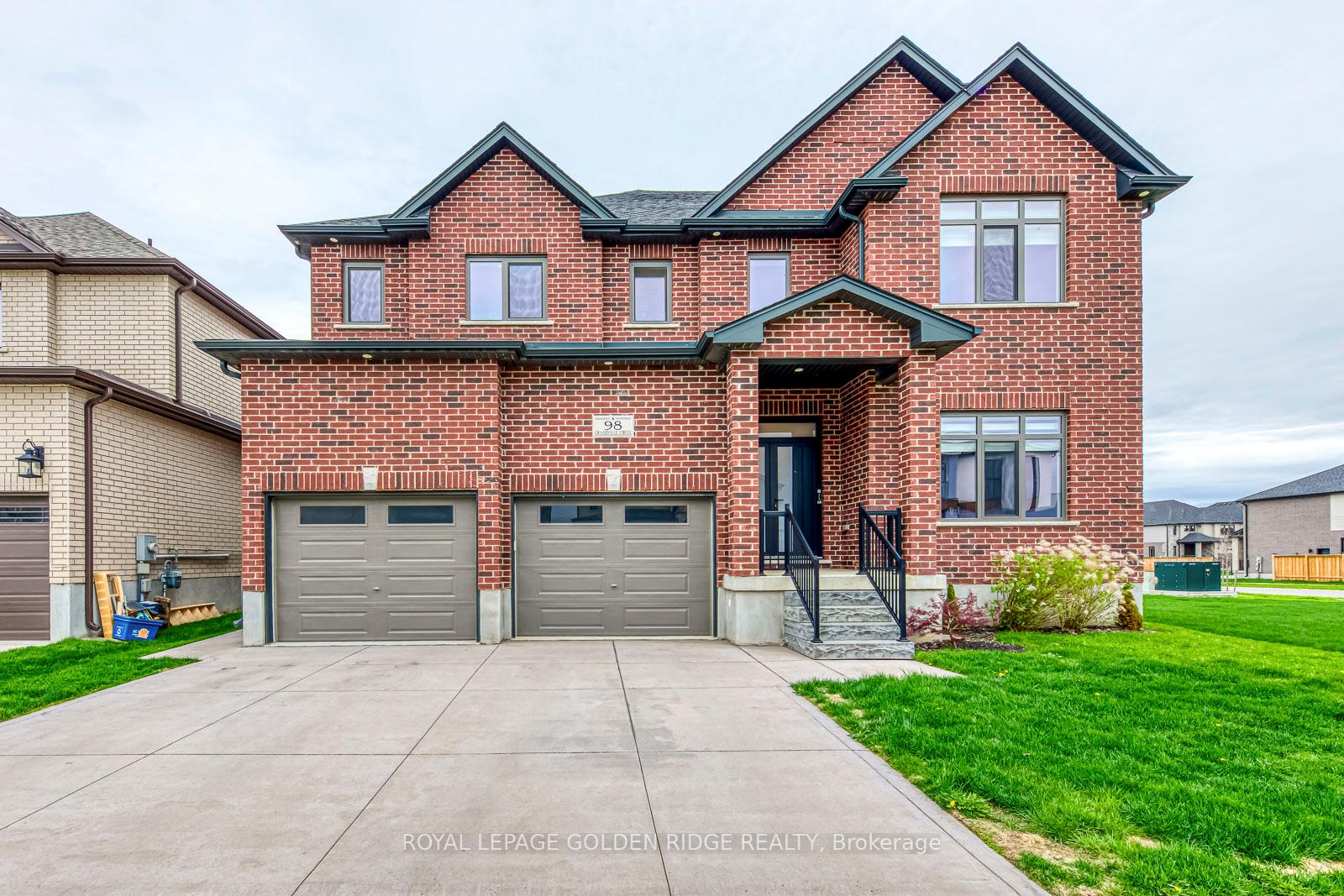 Front of 98 Grandville Circle