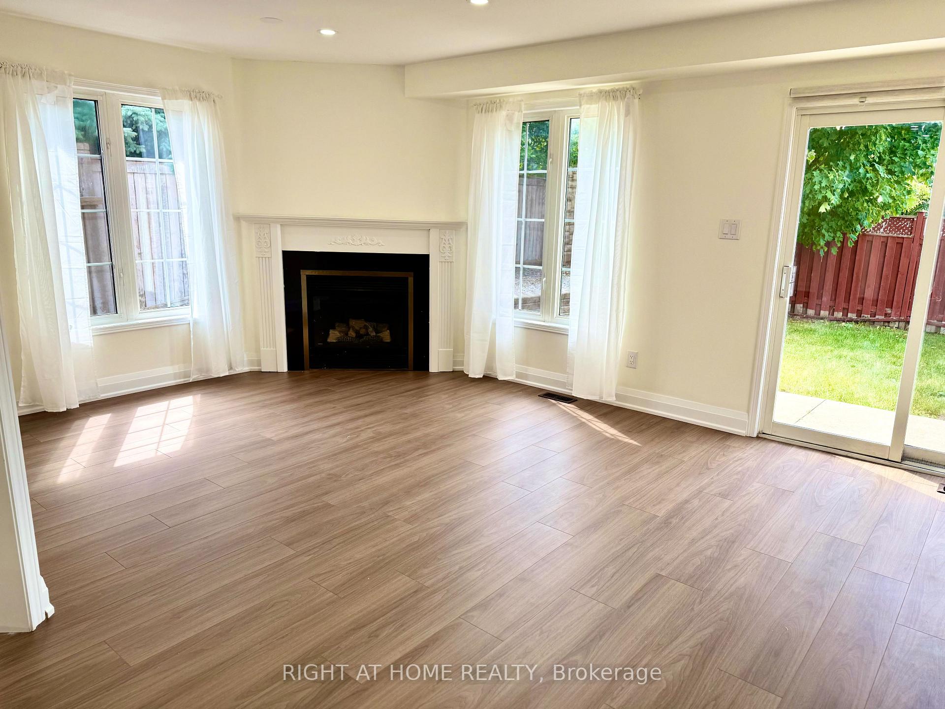 Photo 6 of 32 Hocken Court, Brampton, Sandringham-Wellington — HOMEH