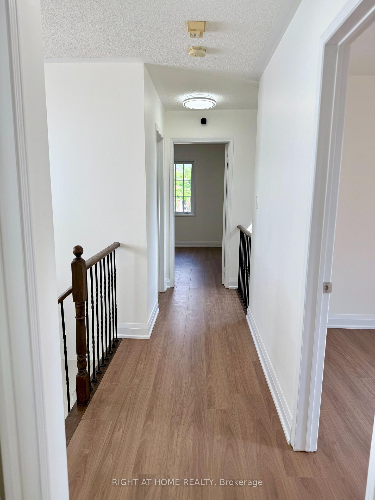 Photo 12 of 32 Hocken Court, Brampton, Sandringham-Wellington — HOMEH