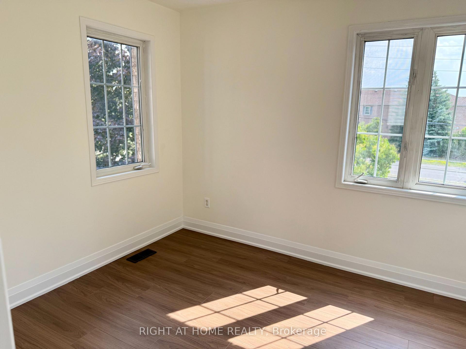 Photo 16 of 32 Hocken Court, Brampton, Sandringham-Wellington — HOMEH