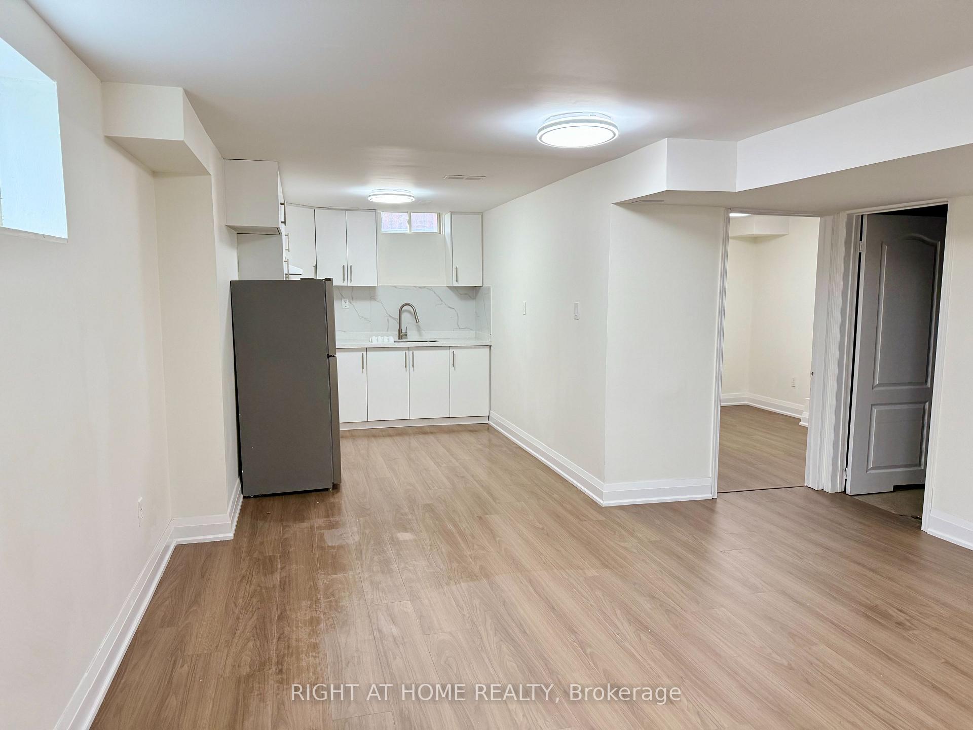 Photo 23 of 32 Hocken Court, Brampton, Sandringham-Wellington — HOMEH