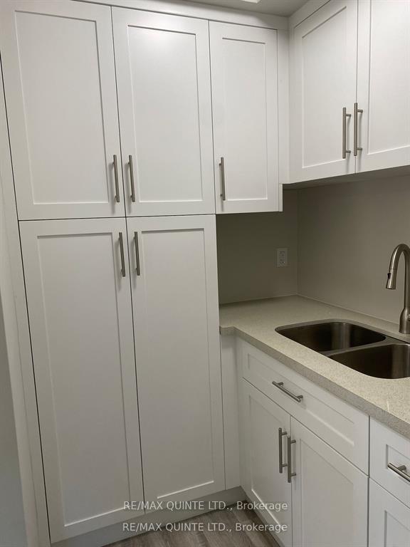 Photo 3 of Unit 4, 2 Village Drive, Belleville, Belleville Ward — HOMEH