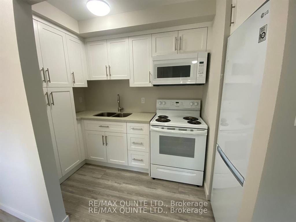 Photo 5 of Unit 4, 2 Village Drive, Belleville, Belleville Ward — HOMEH
